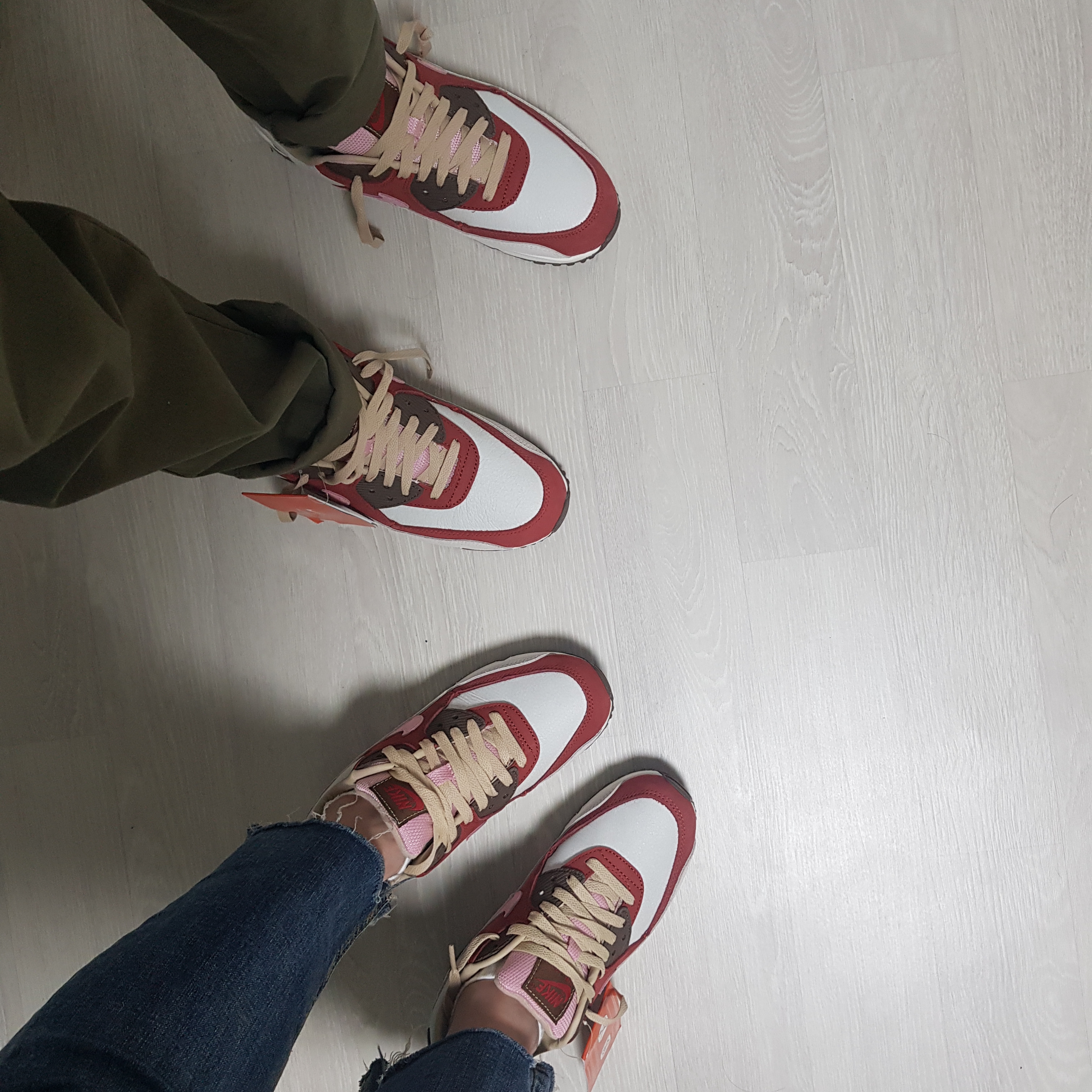 Nike Air Max 90 NRG Bacon 착용 스타일 - 2