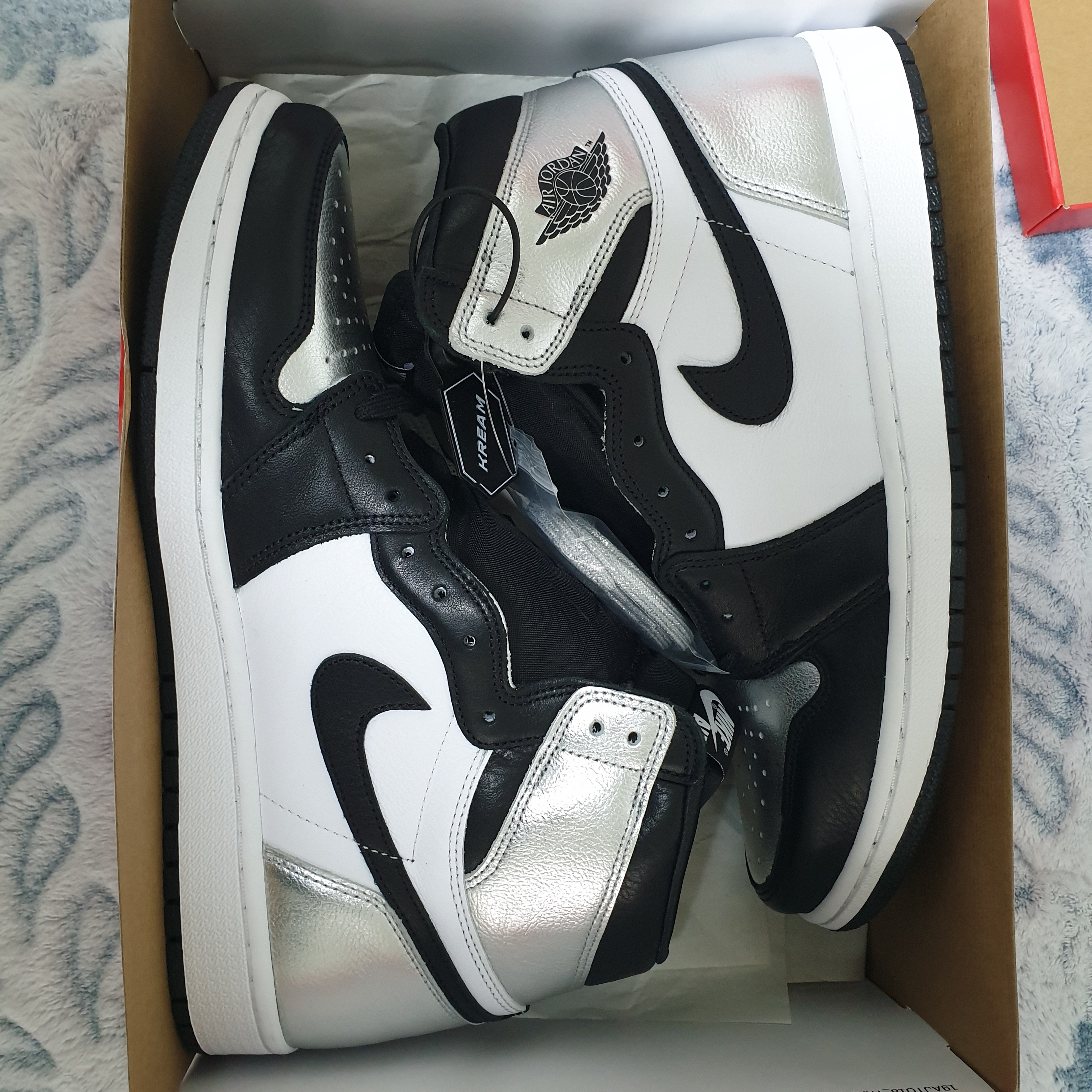 (W) Jordan 1 Retro High OG Silver Toe 착용 스타일 - 2