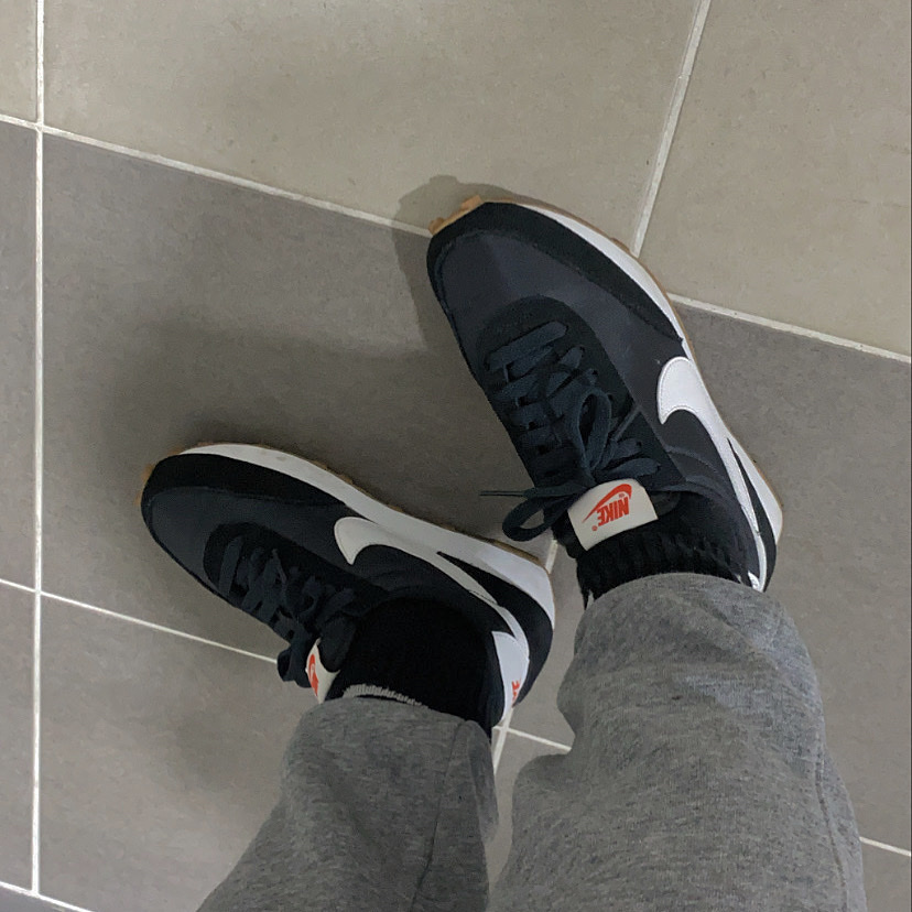 (W) Nike Daybreak Black White 착용 스타일