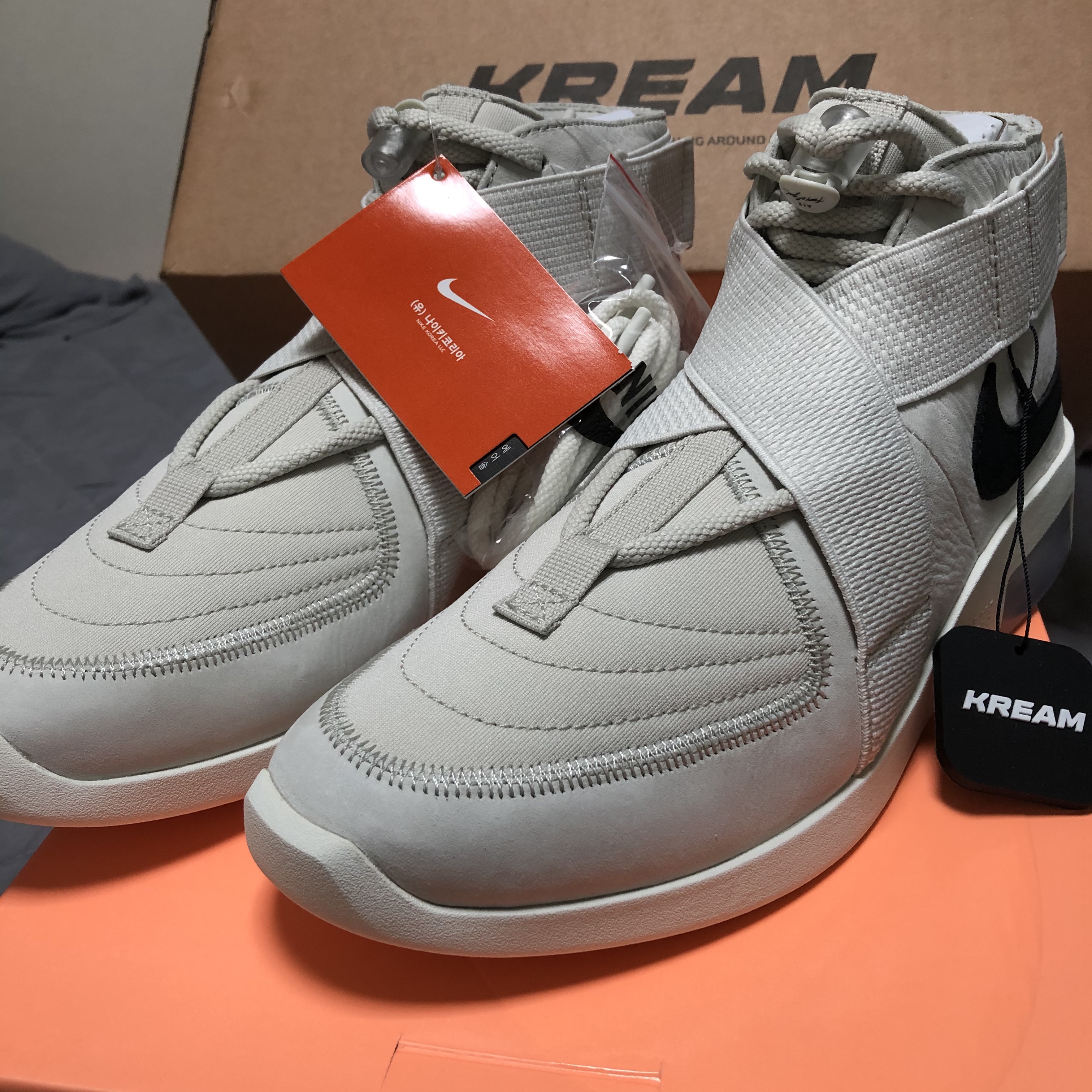 Nike x Fear of God Warm Up Pants String, Nike x Fear of God Air Fear of God 1 Oatmeal 착용 스타일 - 5