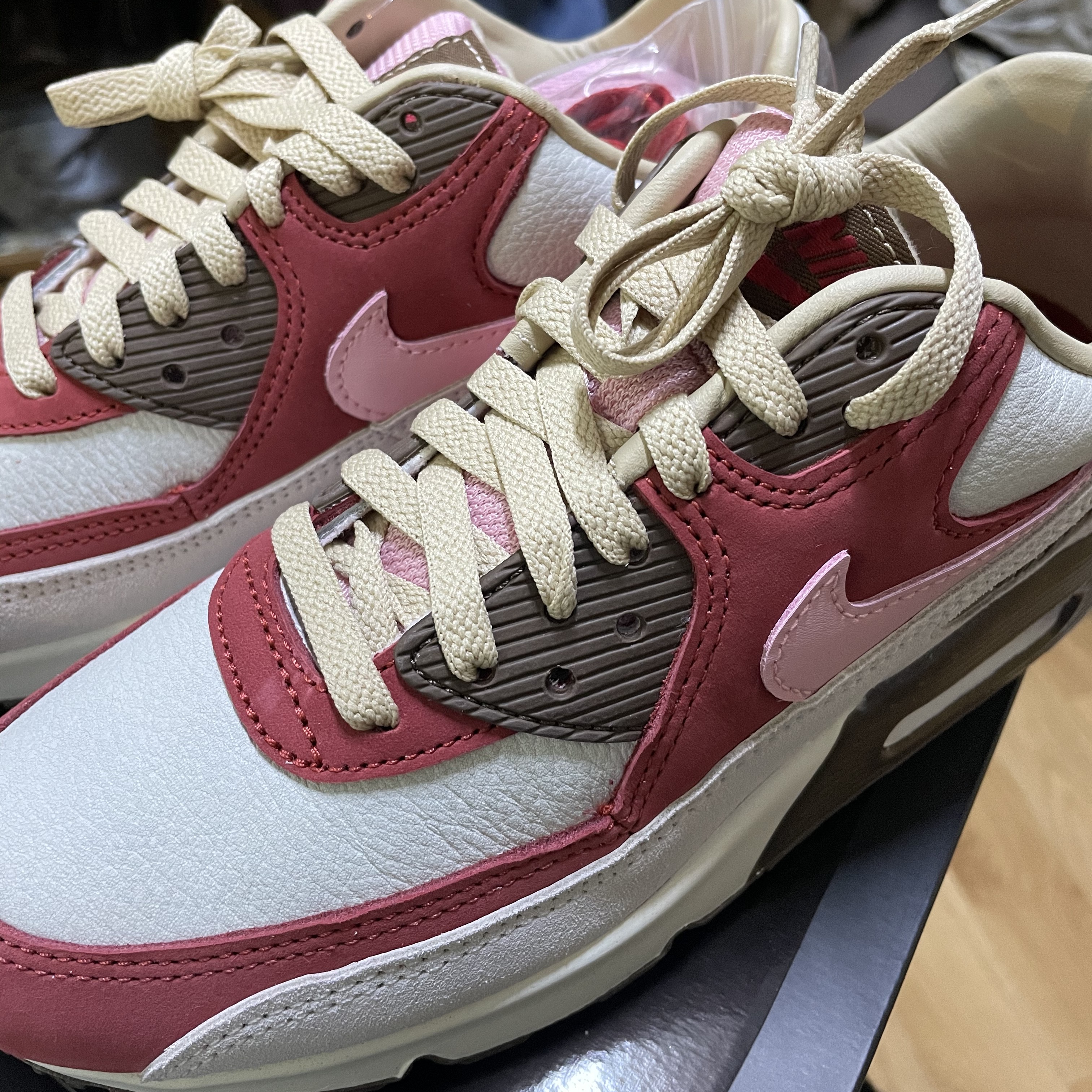 Nike Air Max 90 NRG Bacon 착용 스타일