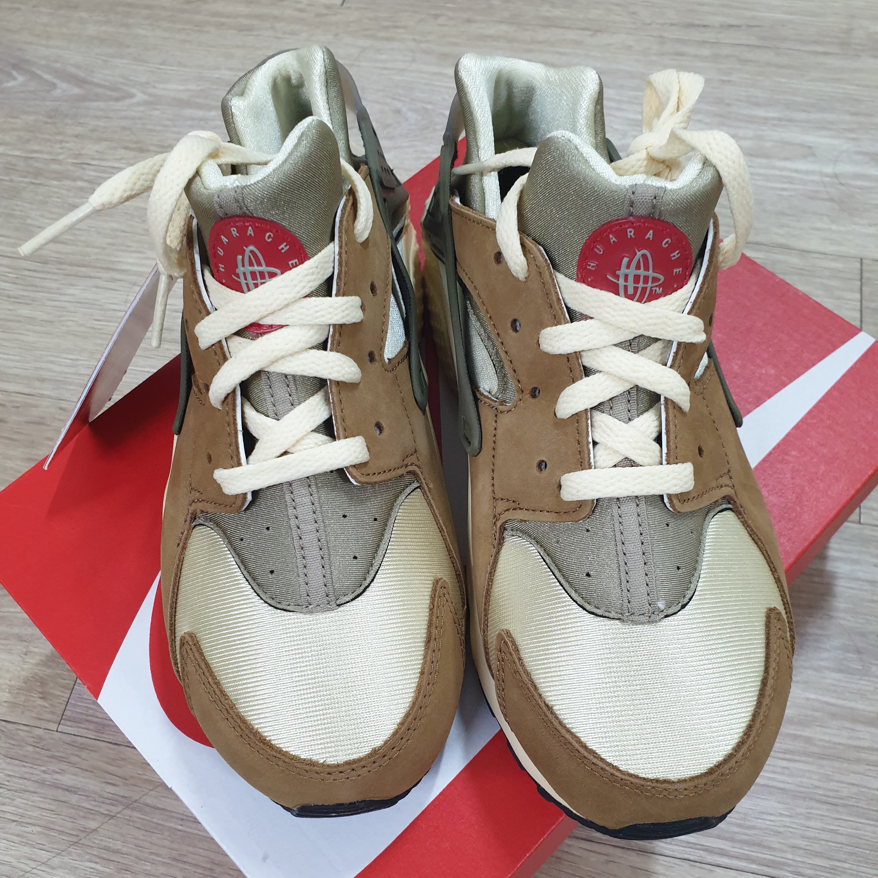(PS) Nike x Stussy Air Huarache LE Desert Oak 착용 스타일