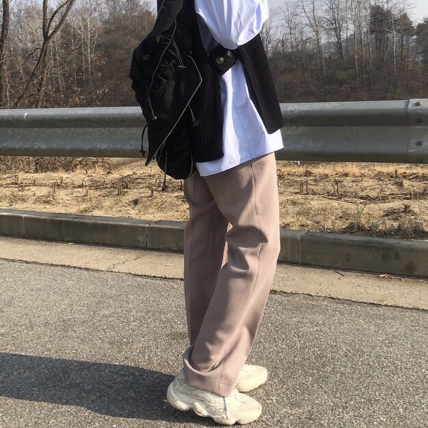 Adidas Yeezy 500 Bone White 착용 스타일