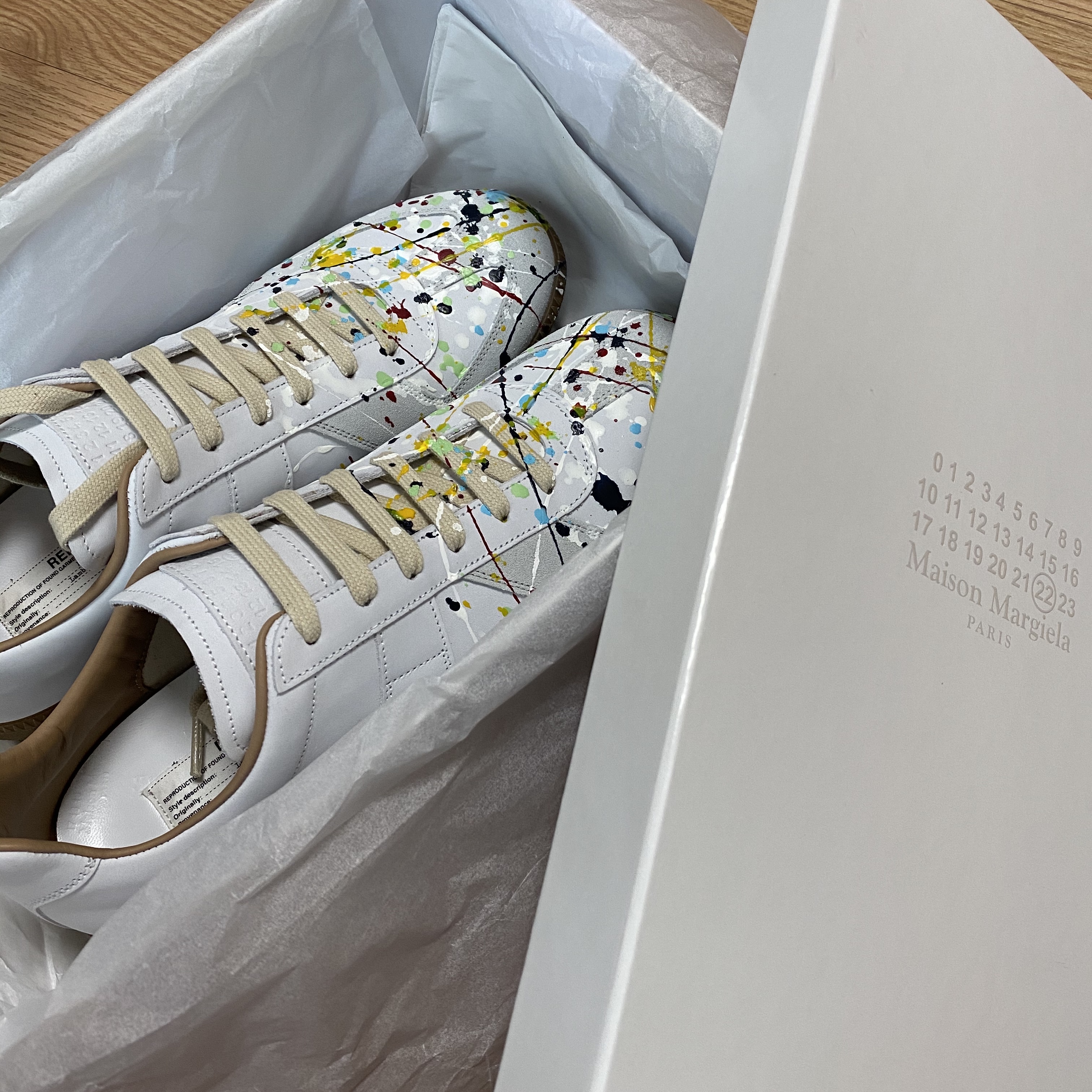 Maison Margiela Replica Paint Drop Sneakers 착용 스타일