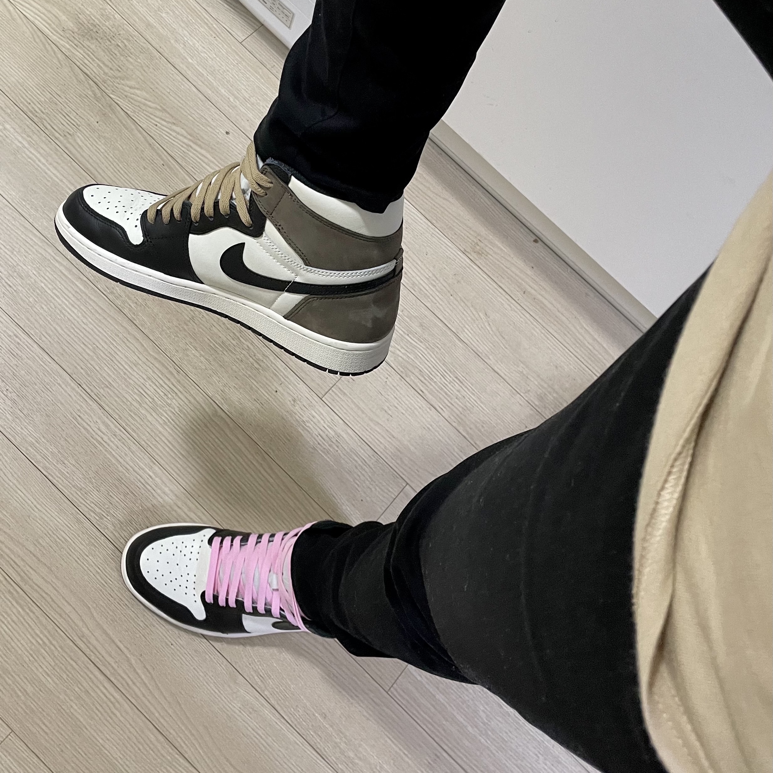 Jordan 1 Retro High OG Black Mocha 착용 스타일 - 1
