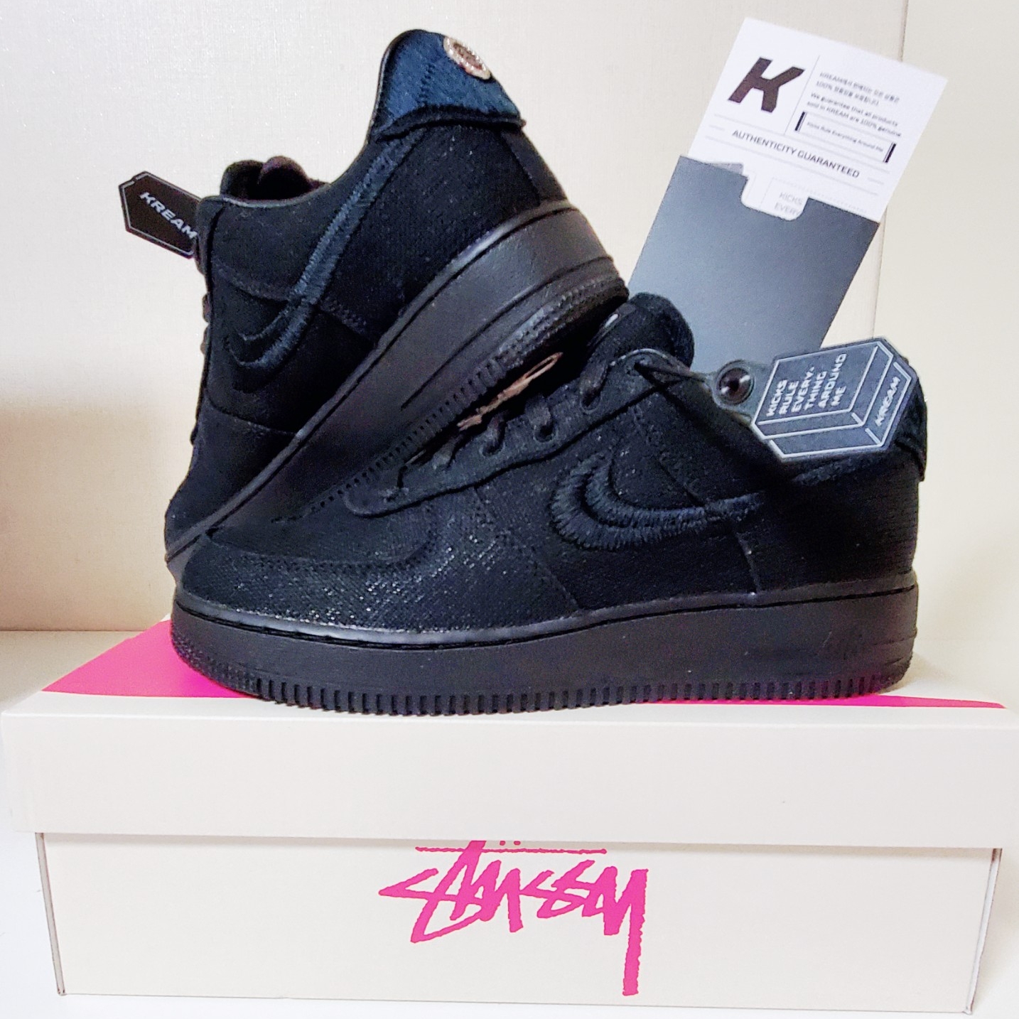 Nike x Stussy Air Force 1 Low Triple Black 착용 스타일