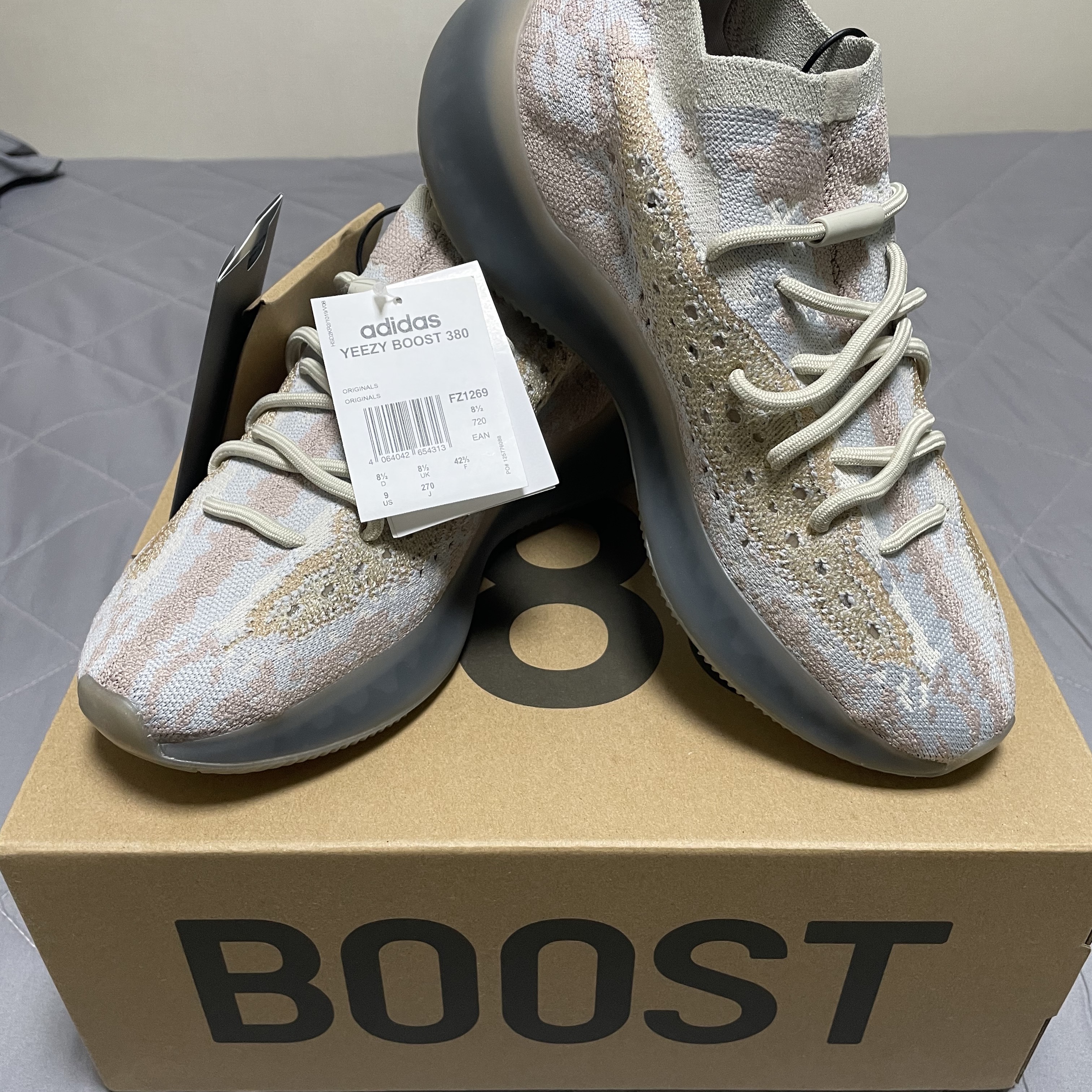 Adidas Yeezy Boost 380 Pepper - Non-Reflective 착용 스타일 - 2