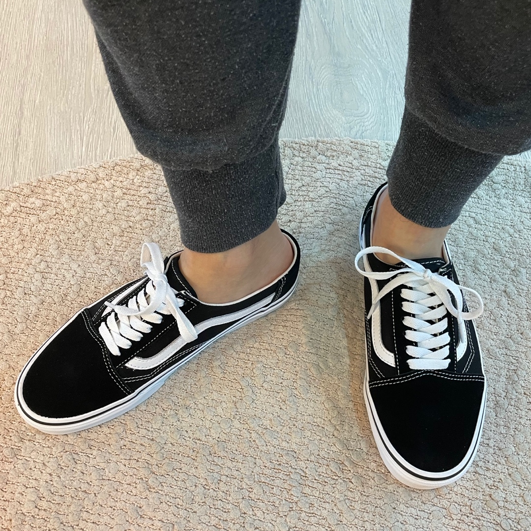 Vans Old Skool Mule Black 착용 스타일
