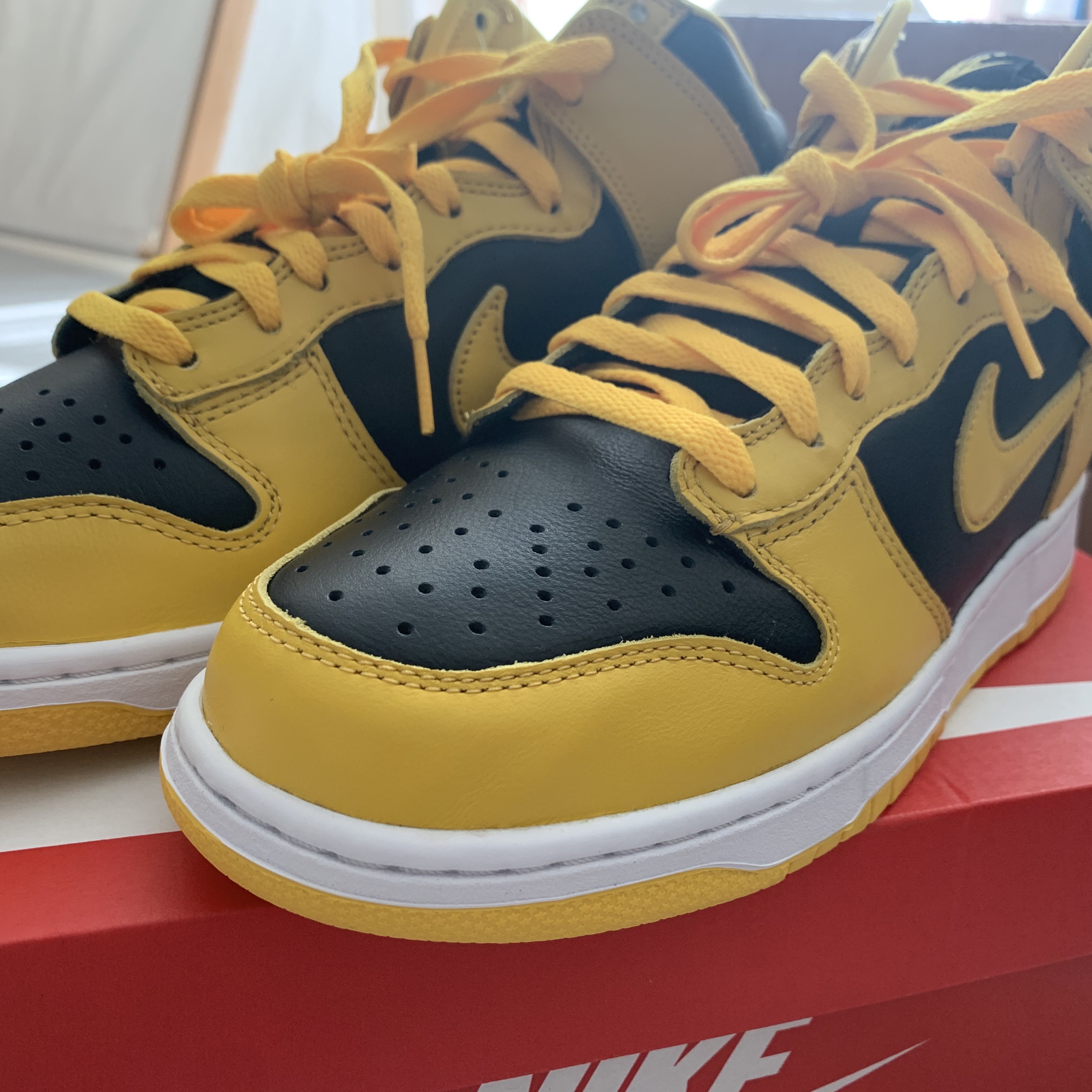 Nike Dunk High SP Varsity Maize 착용 스타일