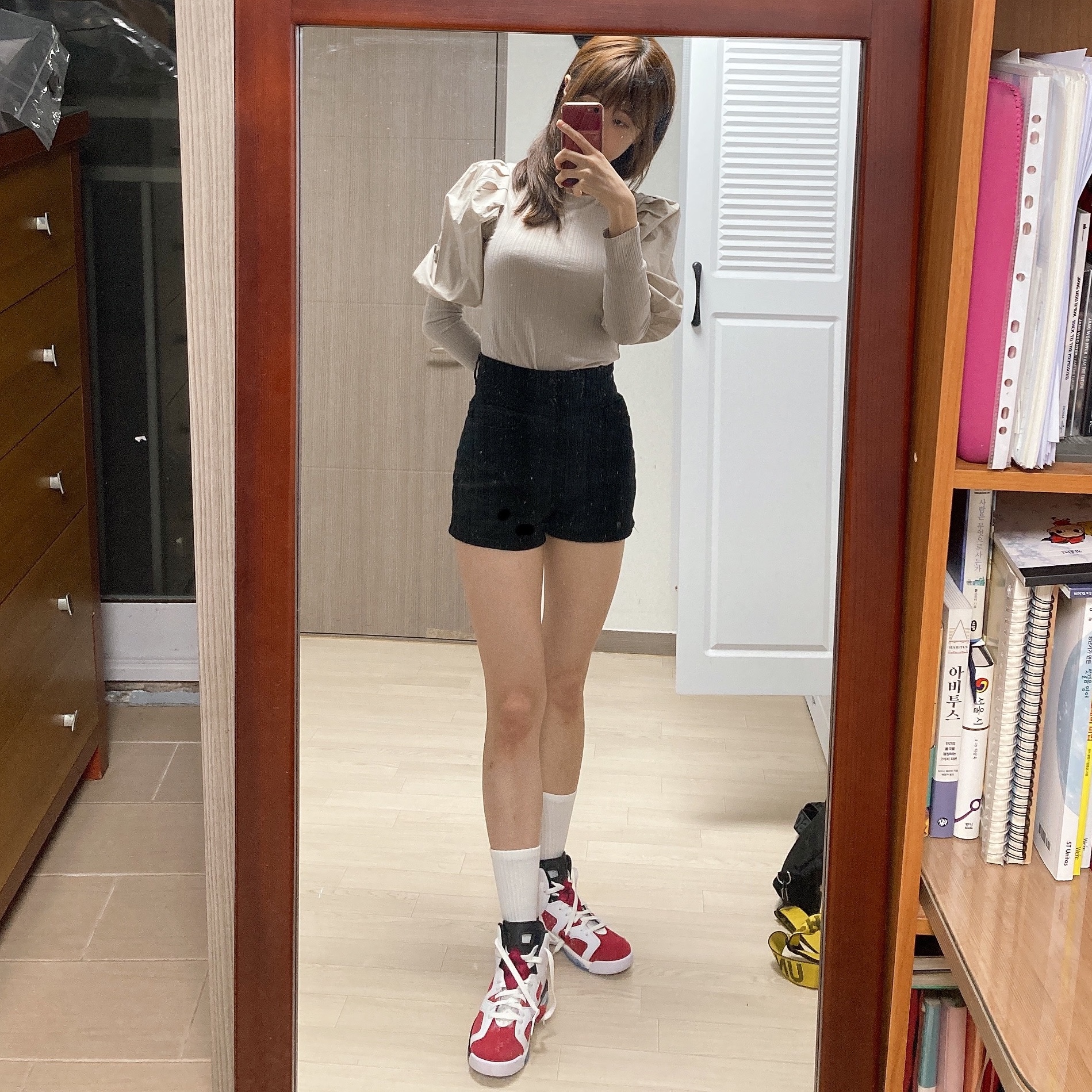 (GS) Jordan 6 Retro Carmine 2021 착용 스타일 - 2