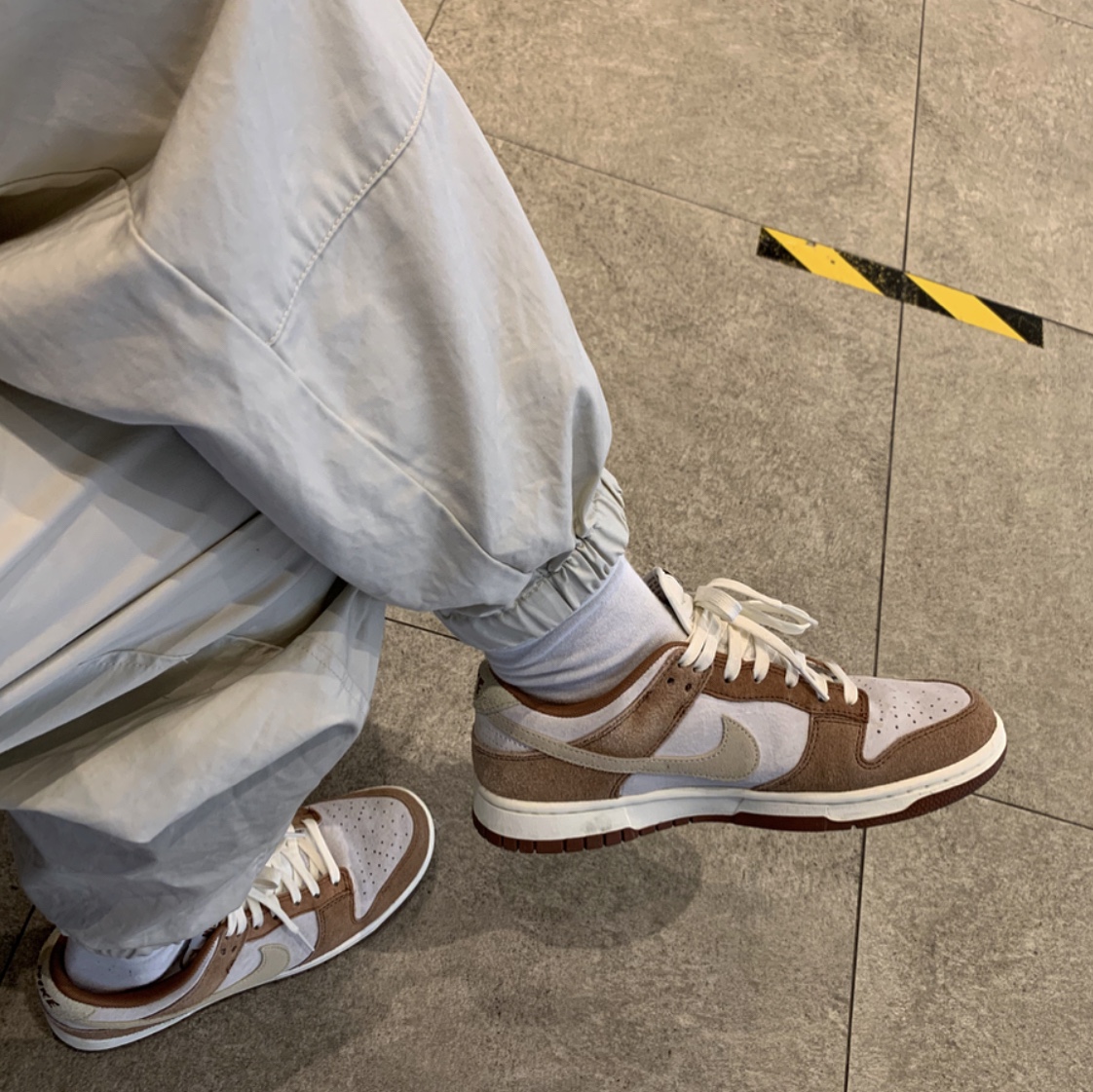 Nike Dunk Low Pro Premium Medium Curry 착용 스타일