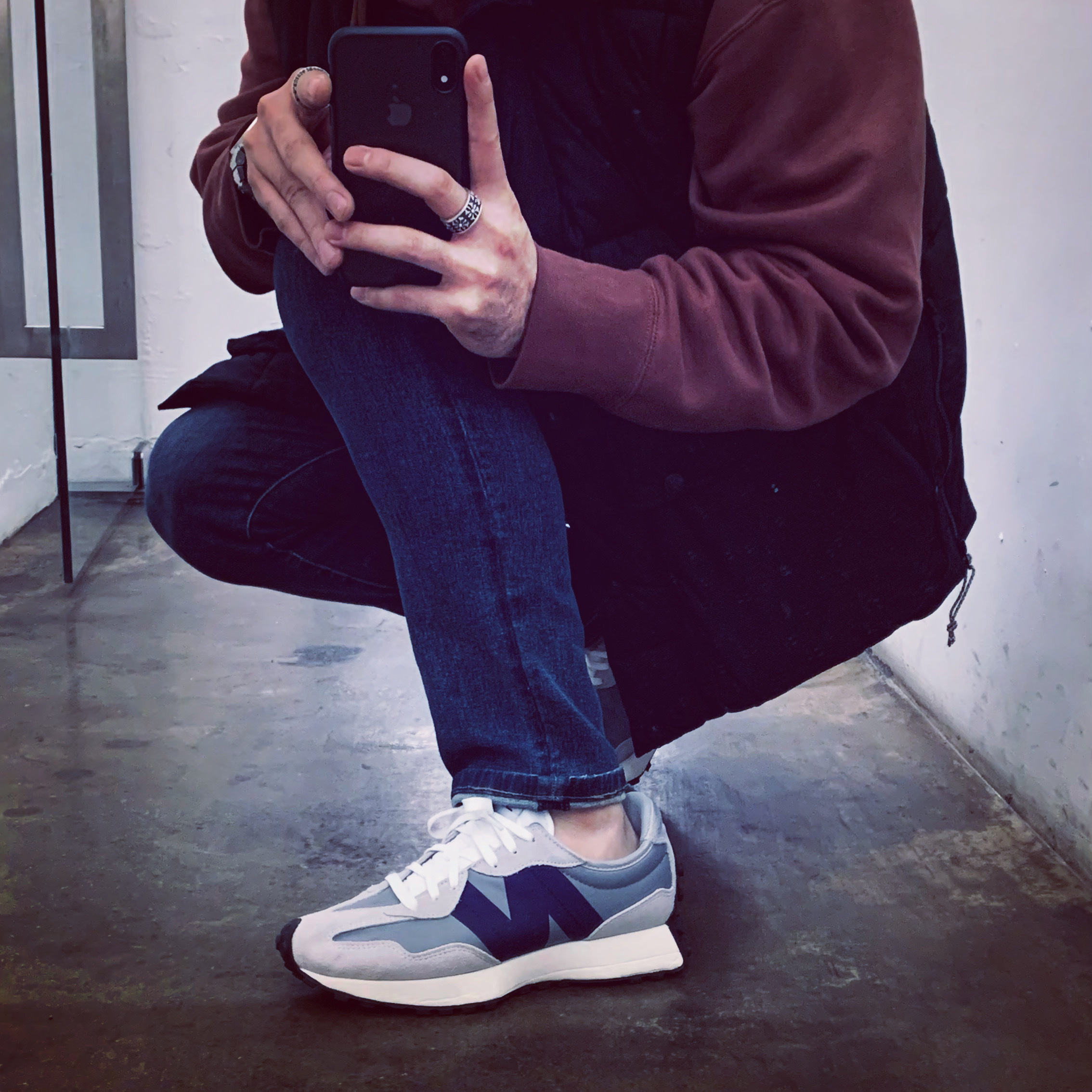 New Balance 327 Grey Purple 착용 스타일