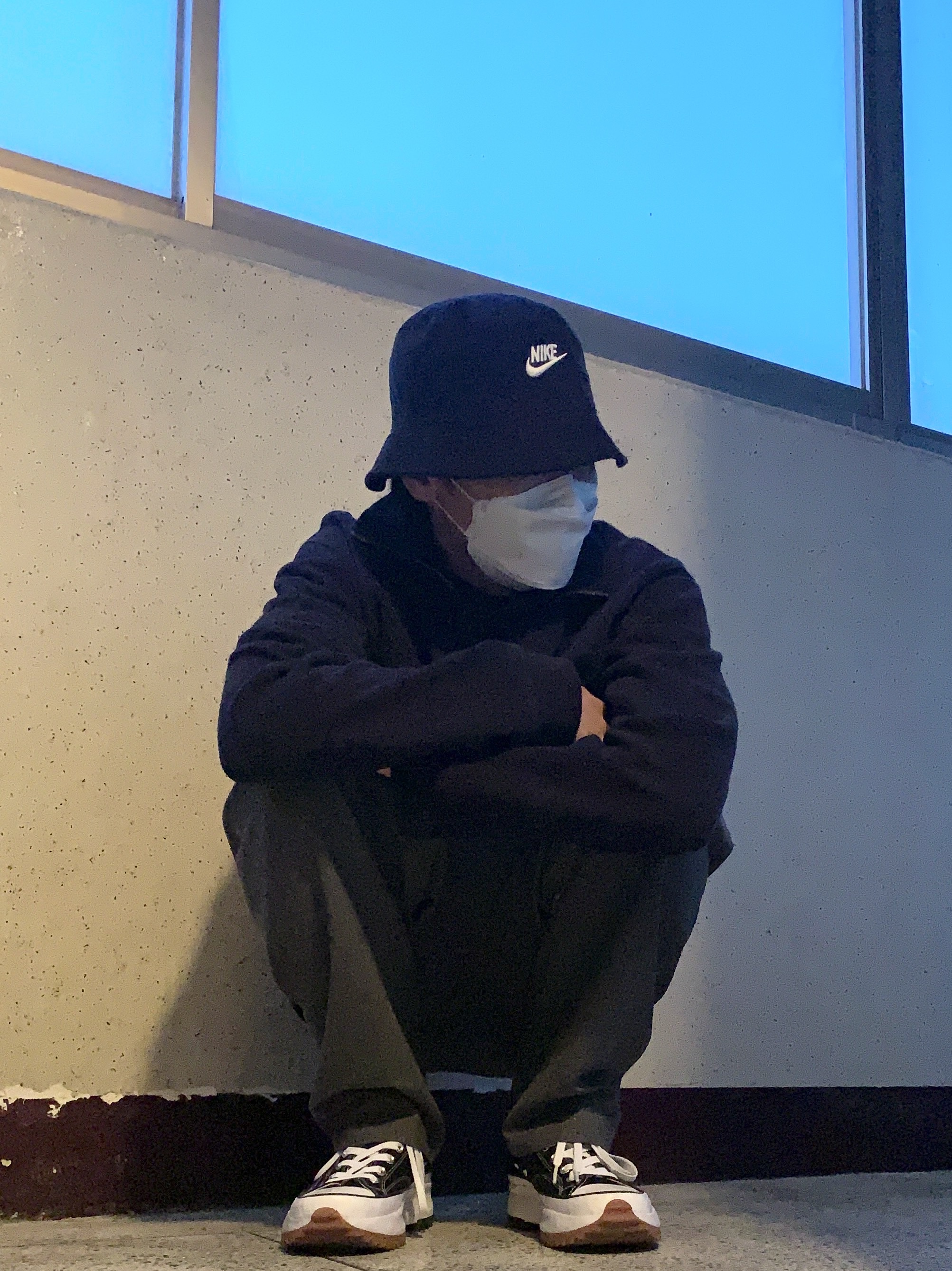 Converse Run Star Hike Hi Black White Gum, Nike Futura Corduroy Bucket Black 착용 스타일