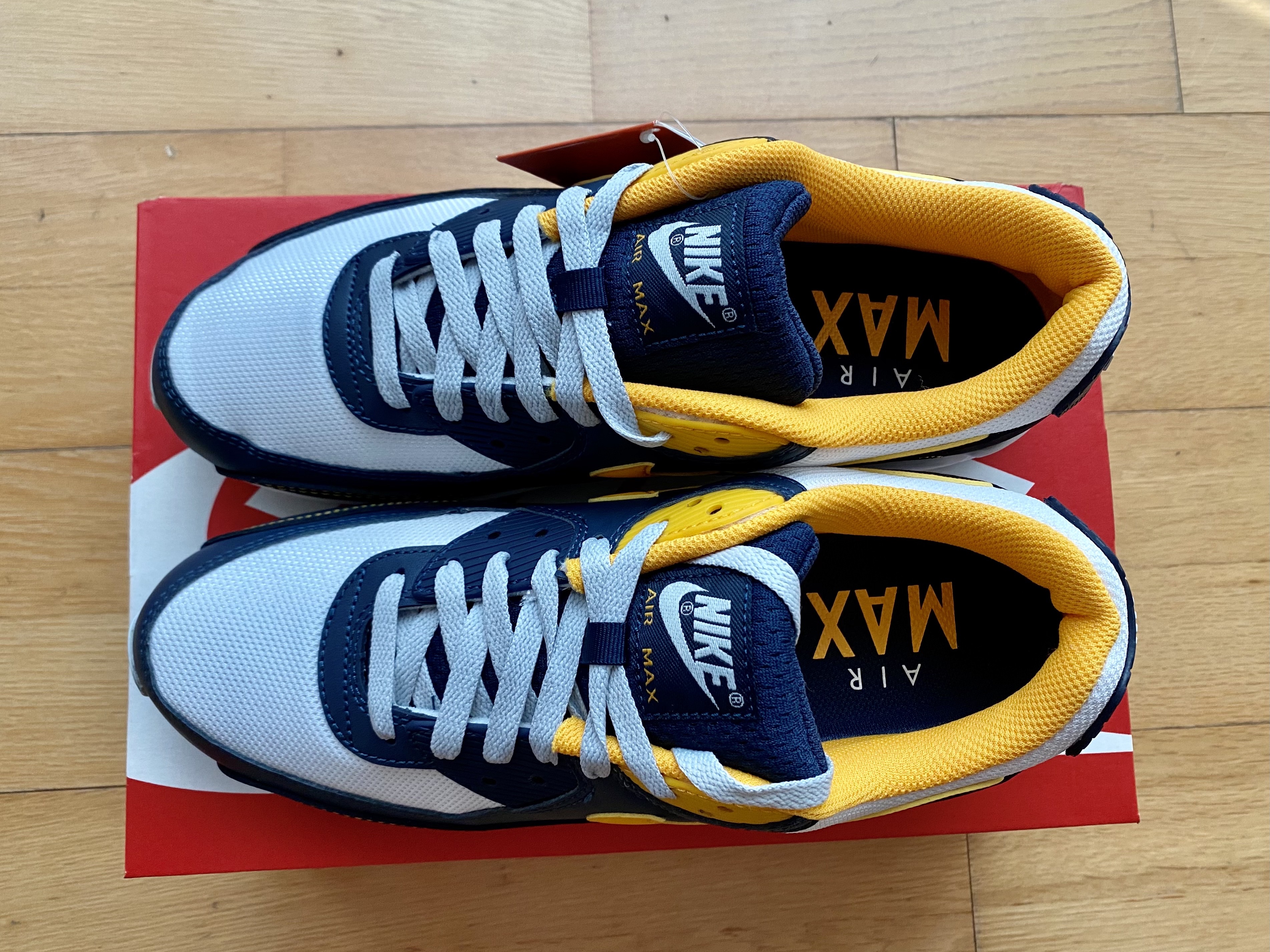 Nike Air Max 90 Michigan 착용 스타일 - 3