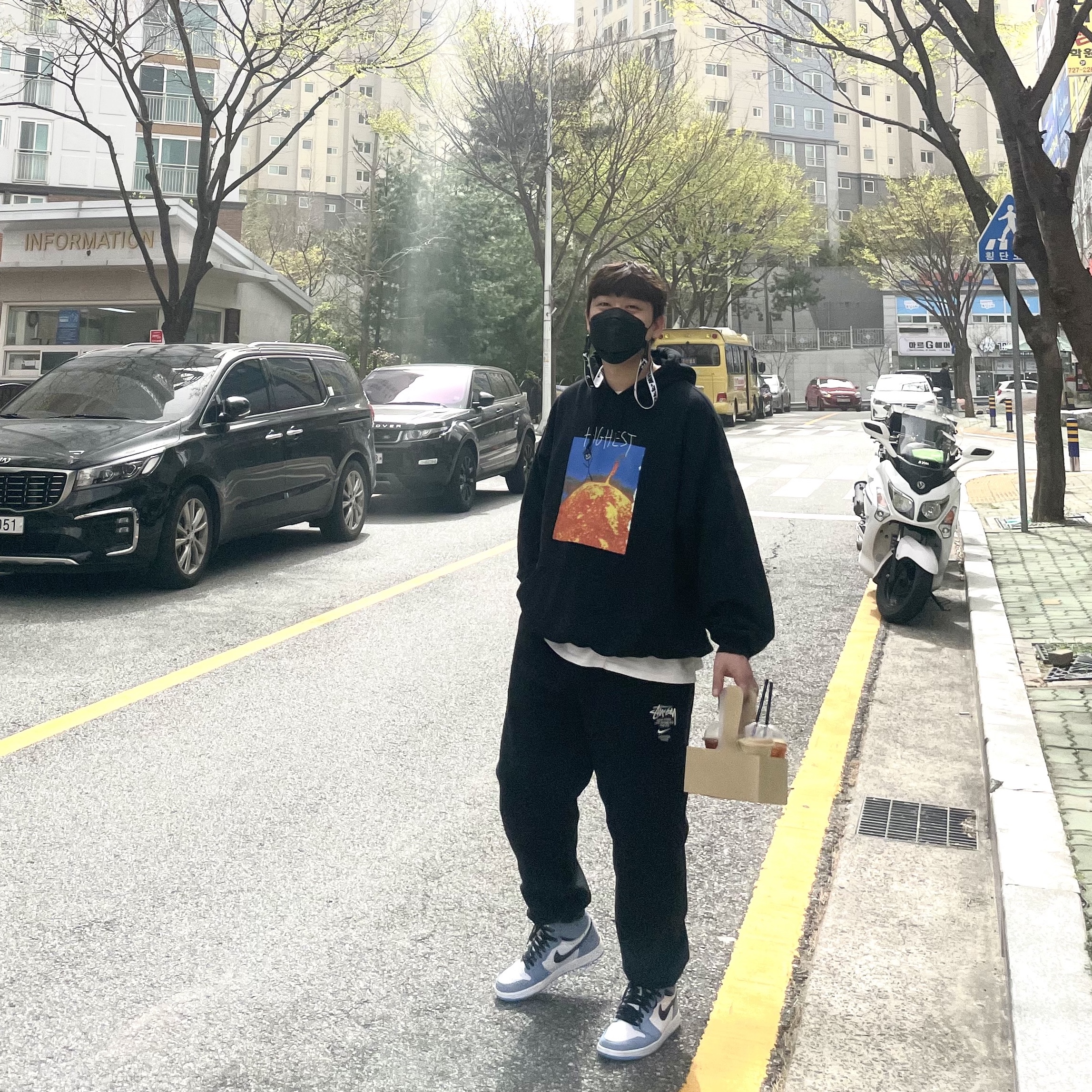 Jordan 1 Retro High OG University Blue 착용 스타일