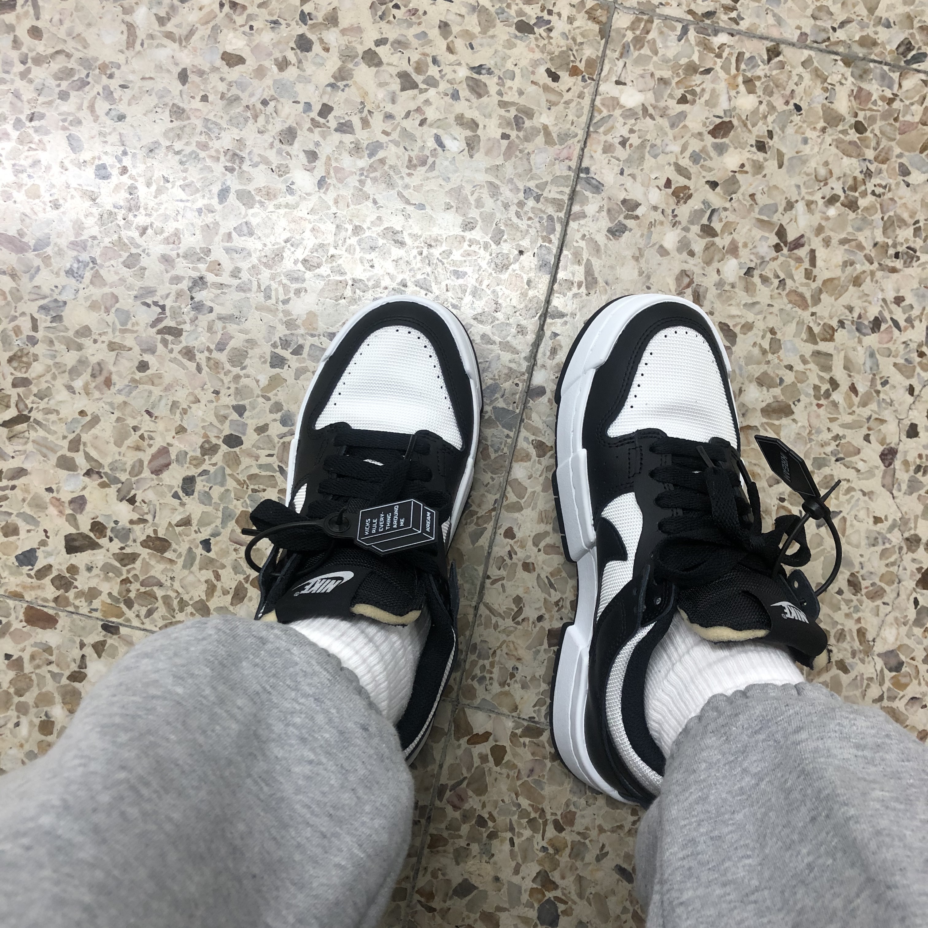 (W) Nike Dunk Low Disrupt Black White 착용 스타일