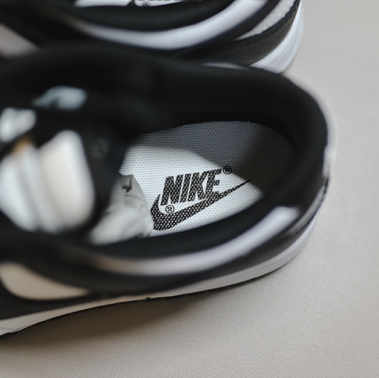 Nike Dunk Low Retro Black 착용 스타일