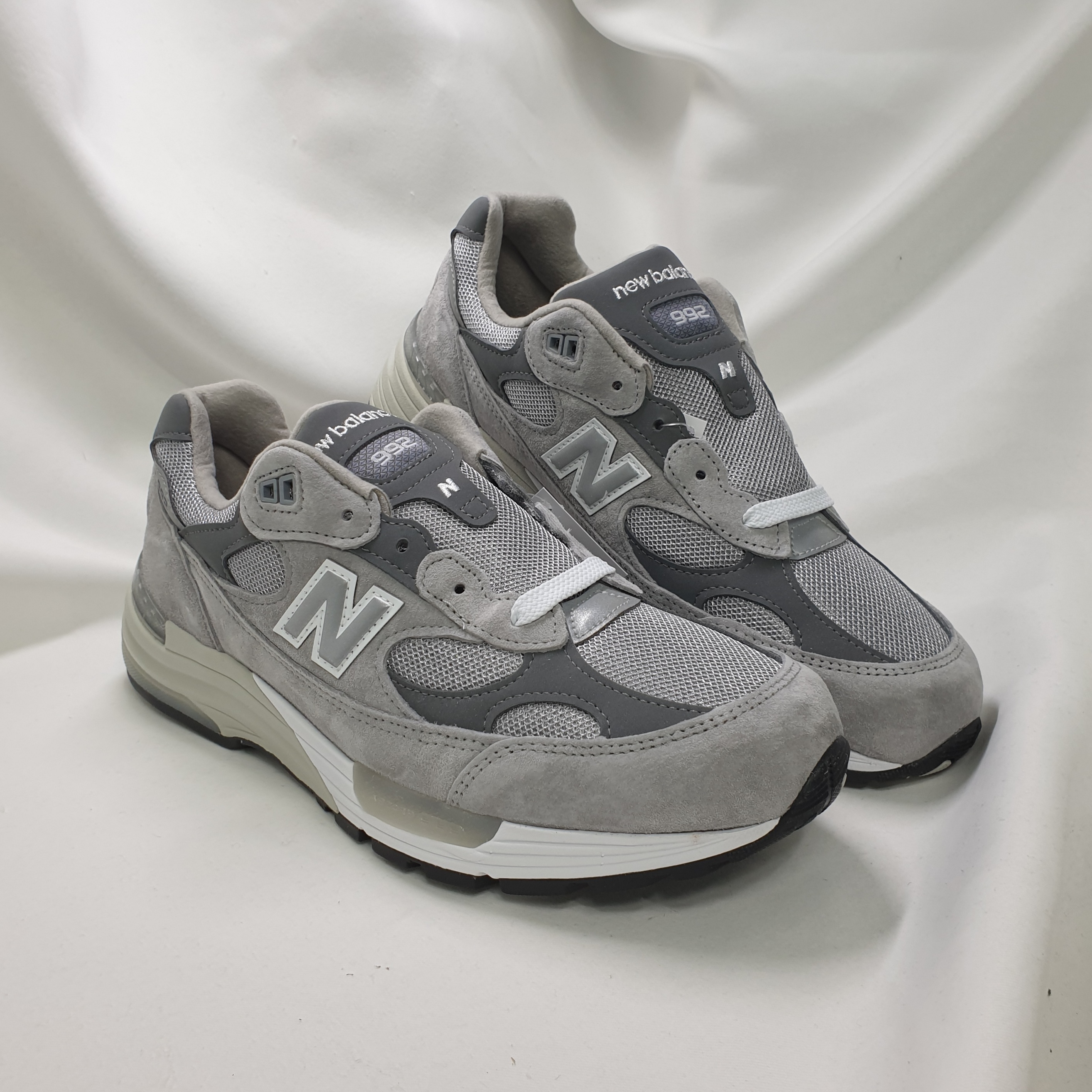 New Balance 992 Made in USA Grey - D Standard 착용 스타일 - 2