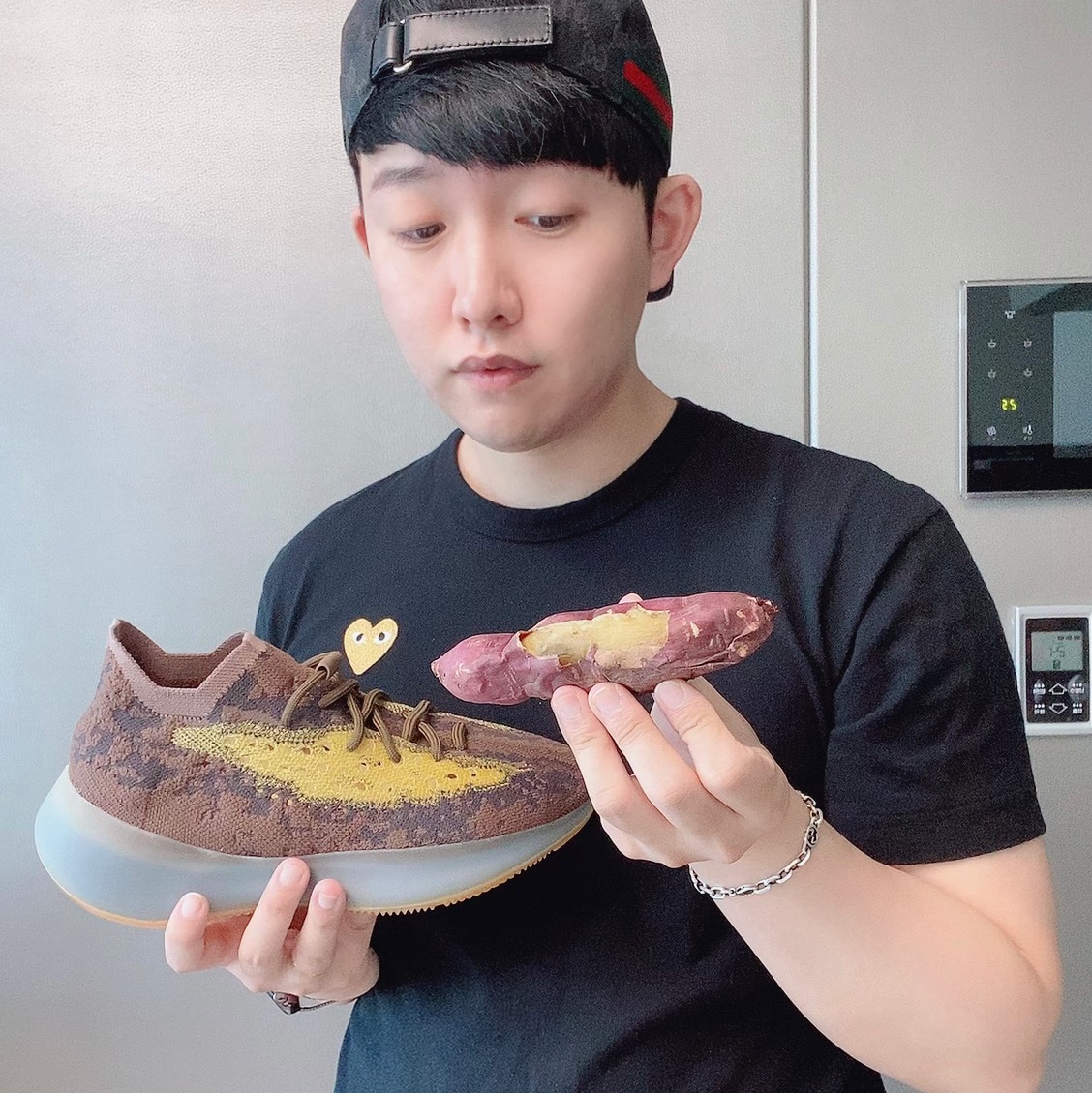 Adidas Yeezy Boost 380 LMNTE - Non-Reflective 착용 스타일