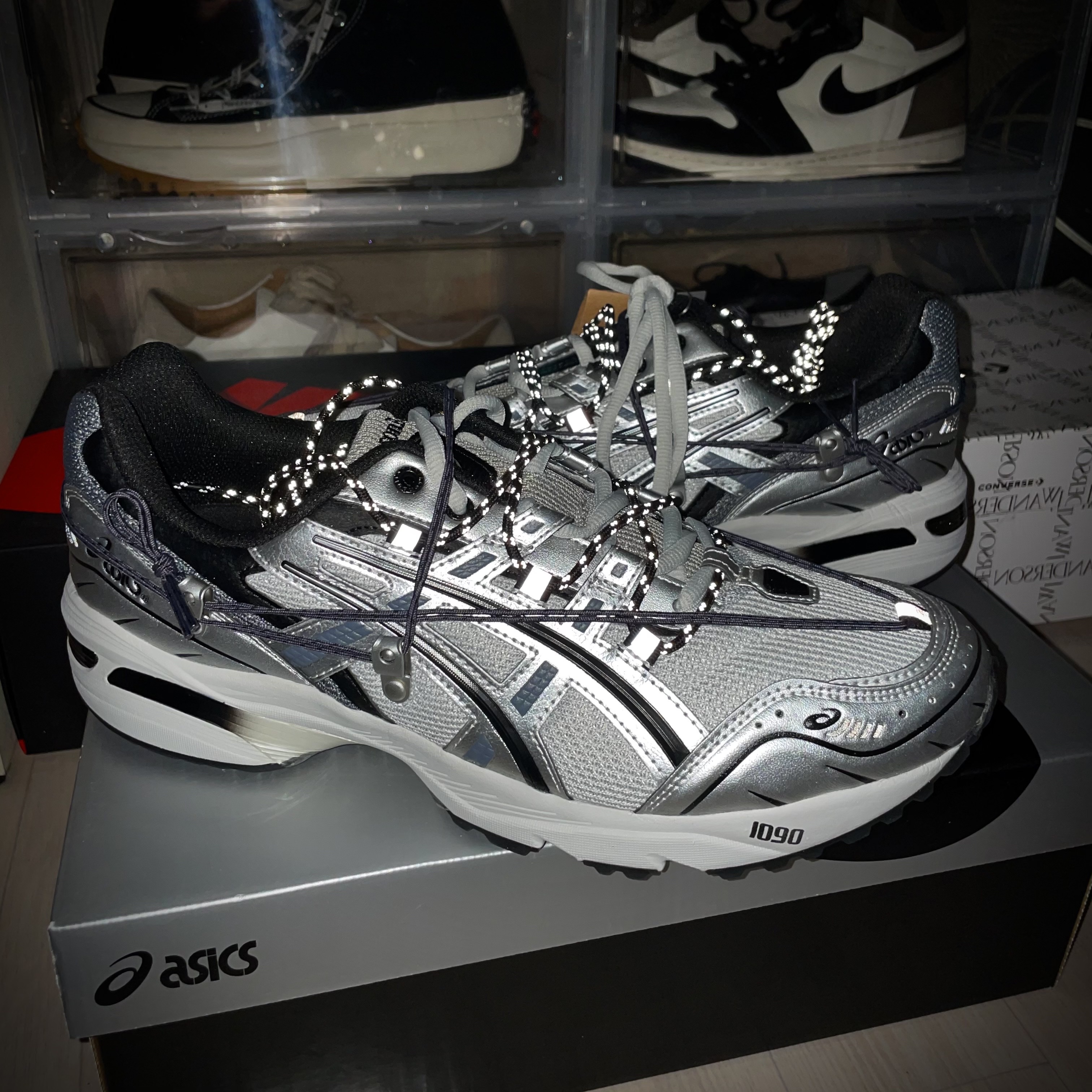 Asics x Andersson Bell Gel-1090 Glacier Grey Silver, Jordan 1 Retro High OG Black Mocha 착용 스타일 - 2