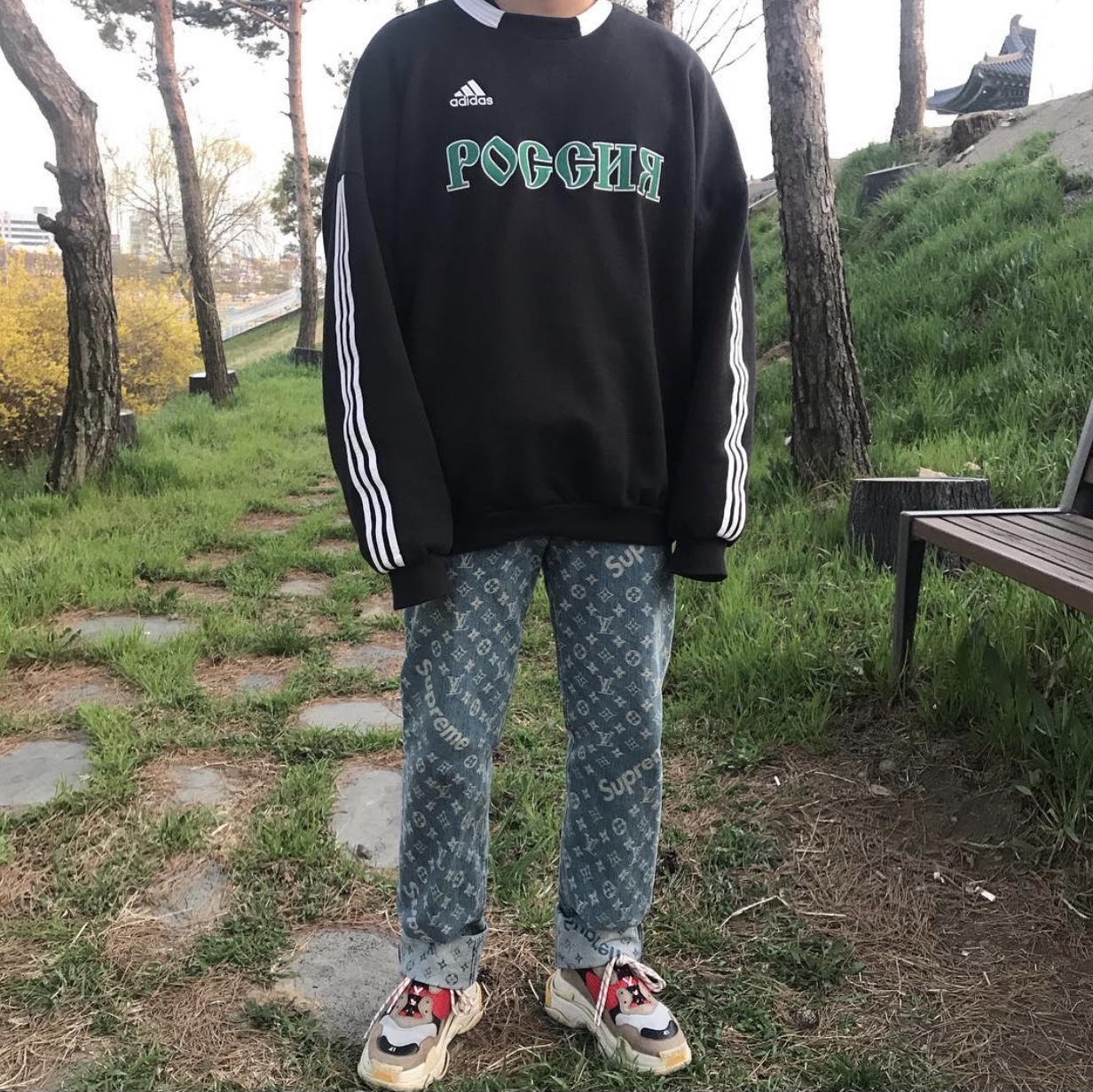 Balenciaga Triple S Grey Red Blue 2018 Reissue 착용 스타일