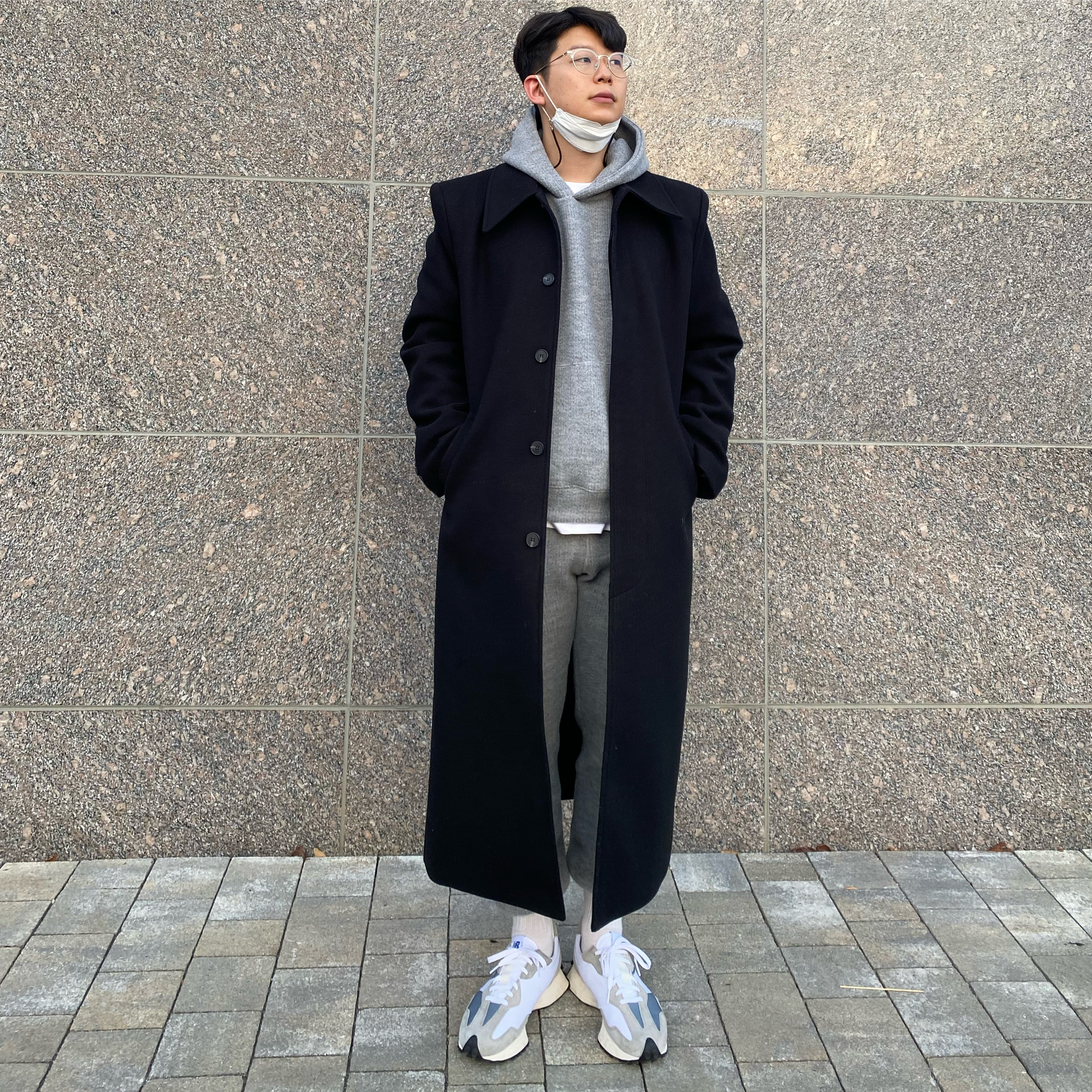New Balance 327 Grey 착용 스타일
