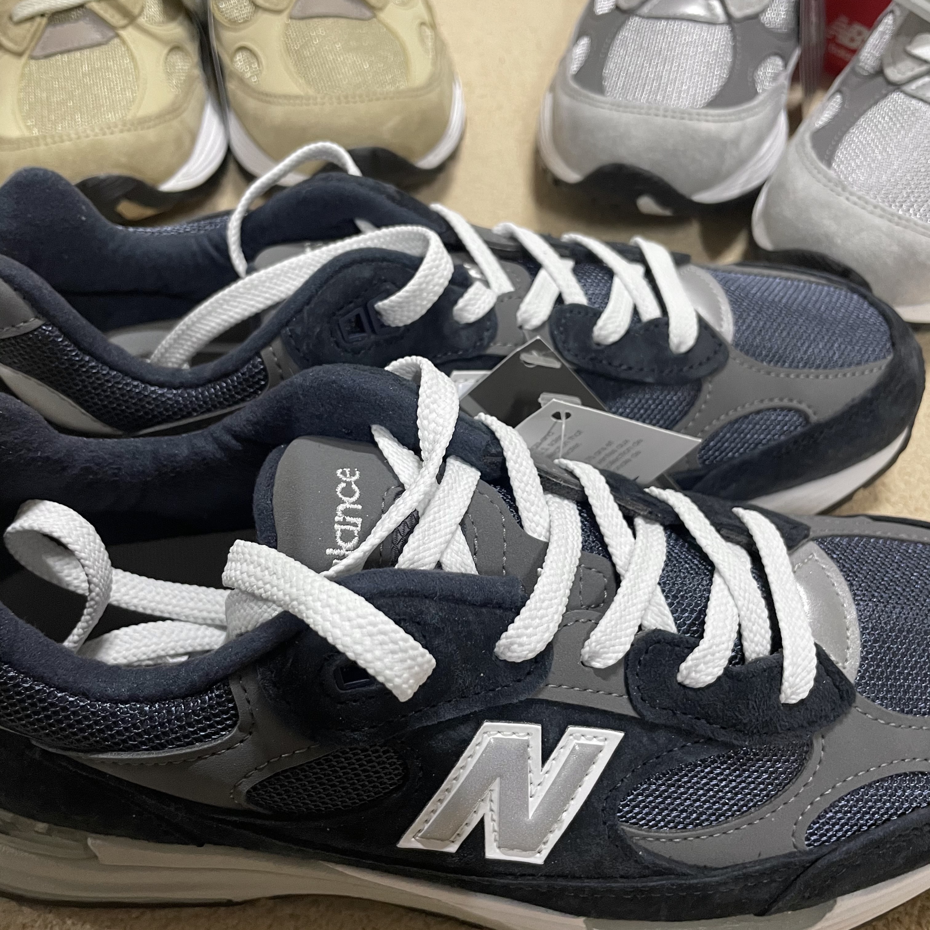 New Balance 990v5 Made in USA Grey - D Standard, New Balance 991 Made in UK Grey 착용 스타일 - 3