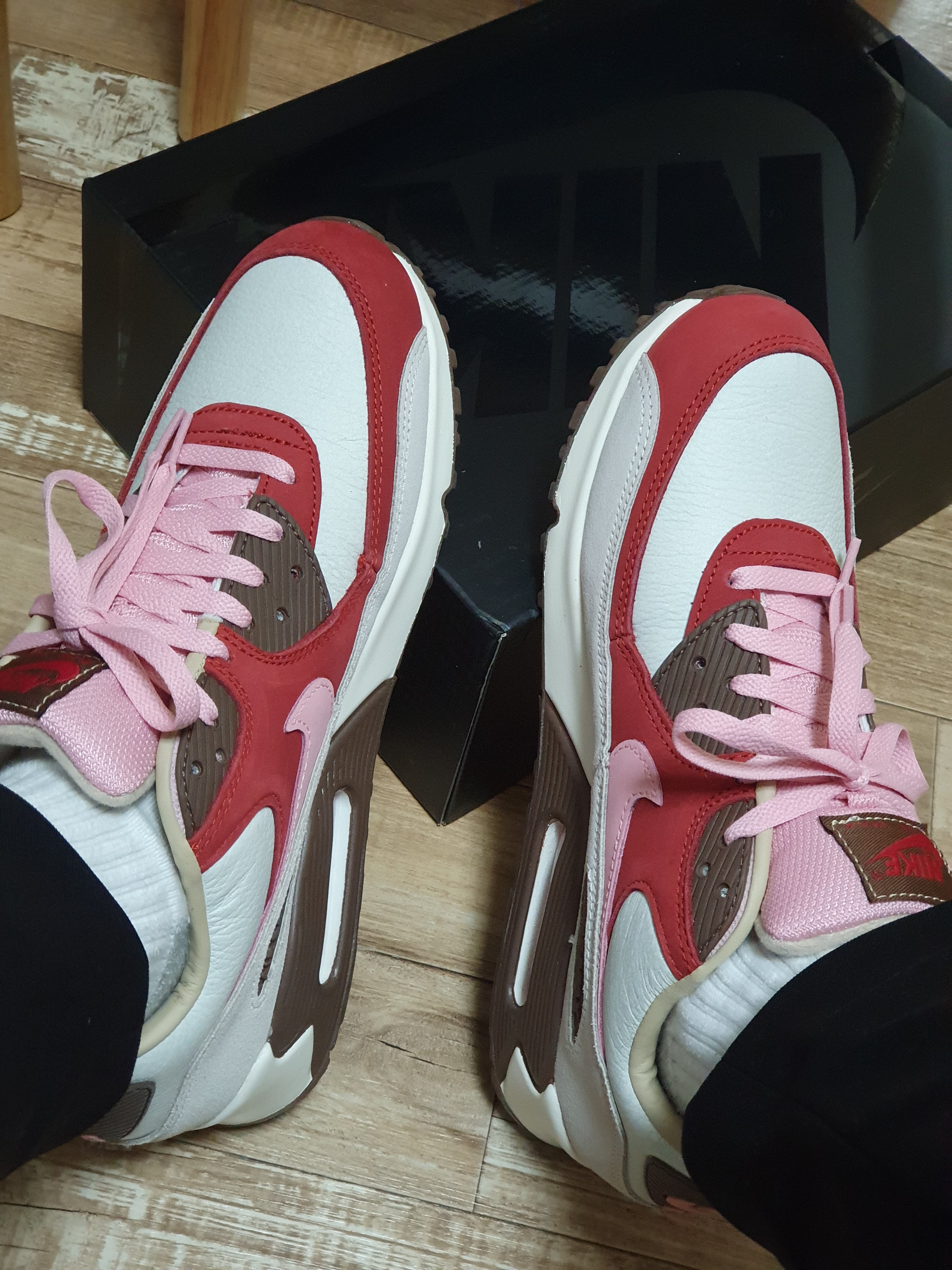 Nike Air Max 90 NRG Bacon 착용 스타일