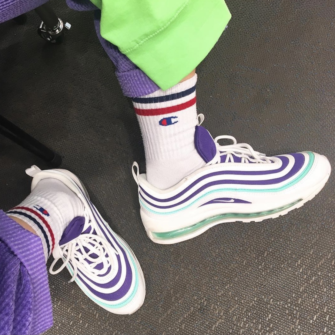 (W) Nike Air Max 97 Ultra 17 Grape 착용 스타일