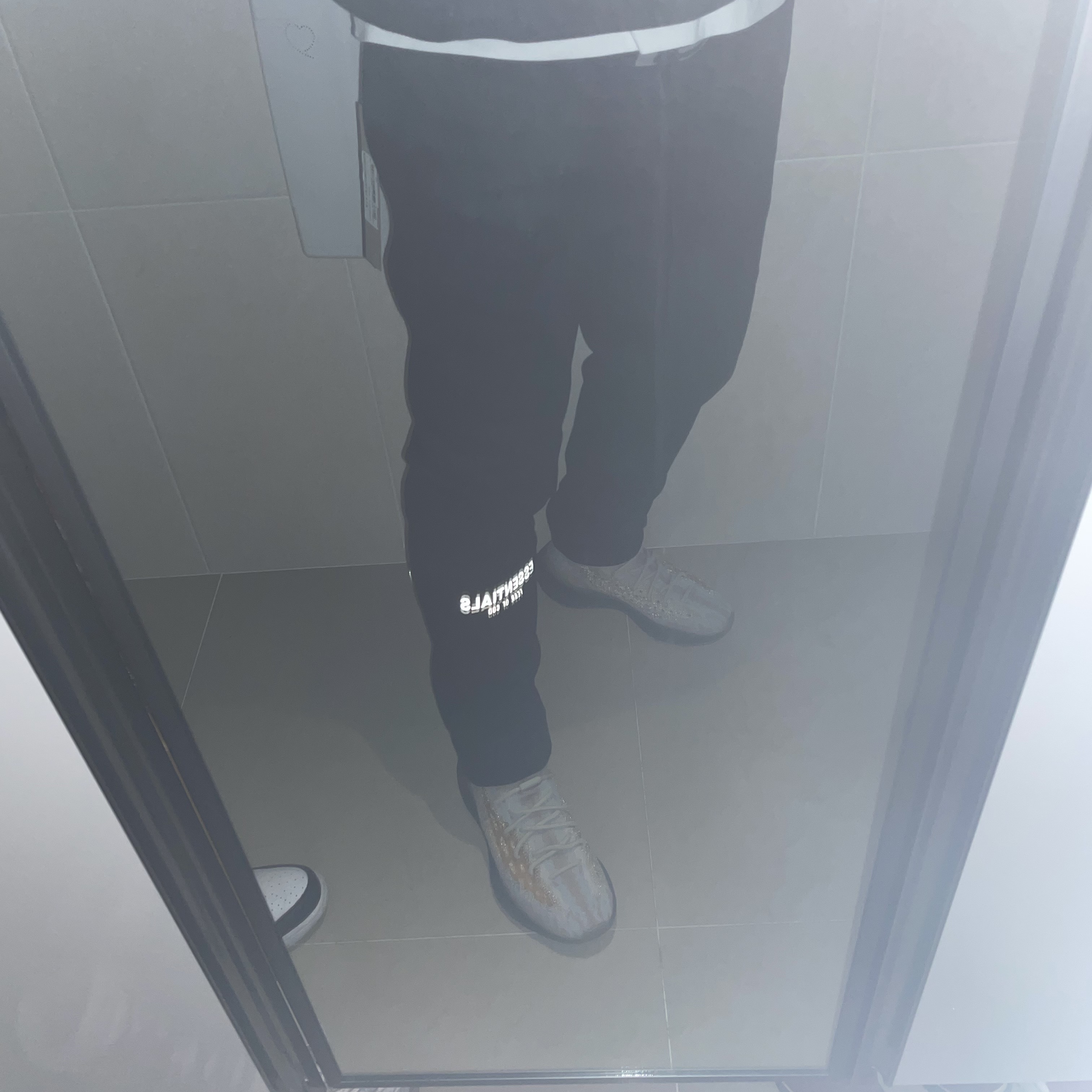 Essentials Sweatpants Dark Slate/Black 2020, Essentials 3D Silicon Applique Pullover Hoodie Dark Slate/Black 2020 착용 스타일 - 4