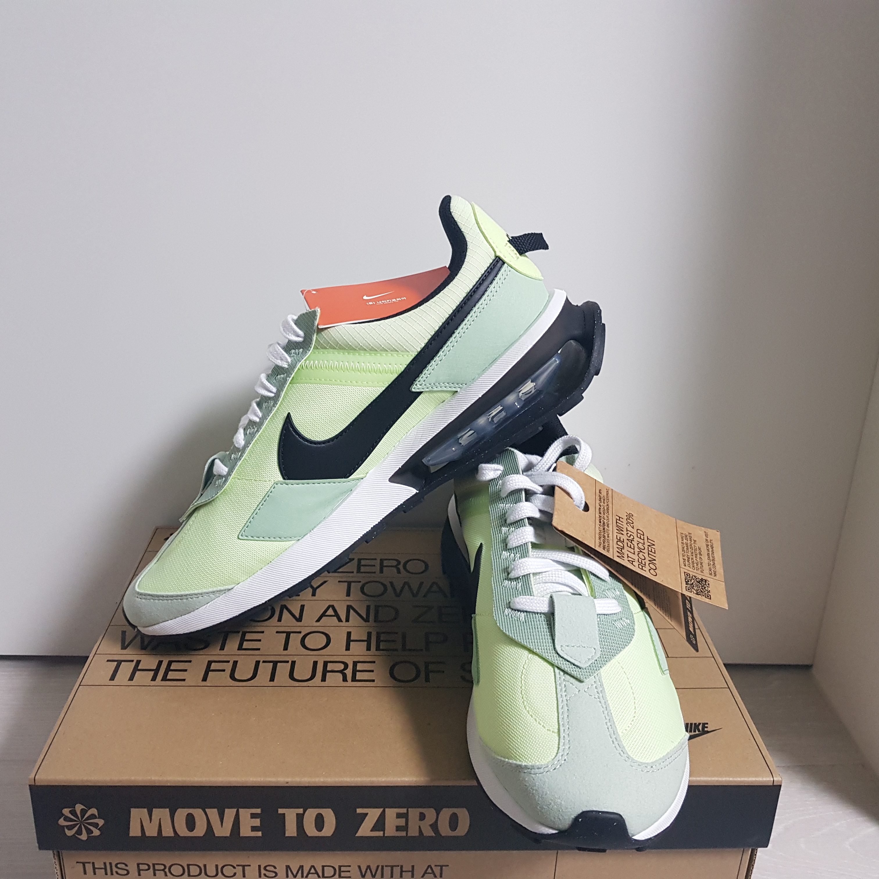 Nike Air Max Pre-Day Liquid Lime 착용 스타일 - 2