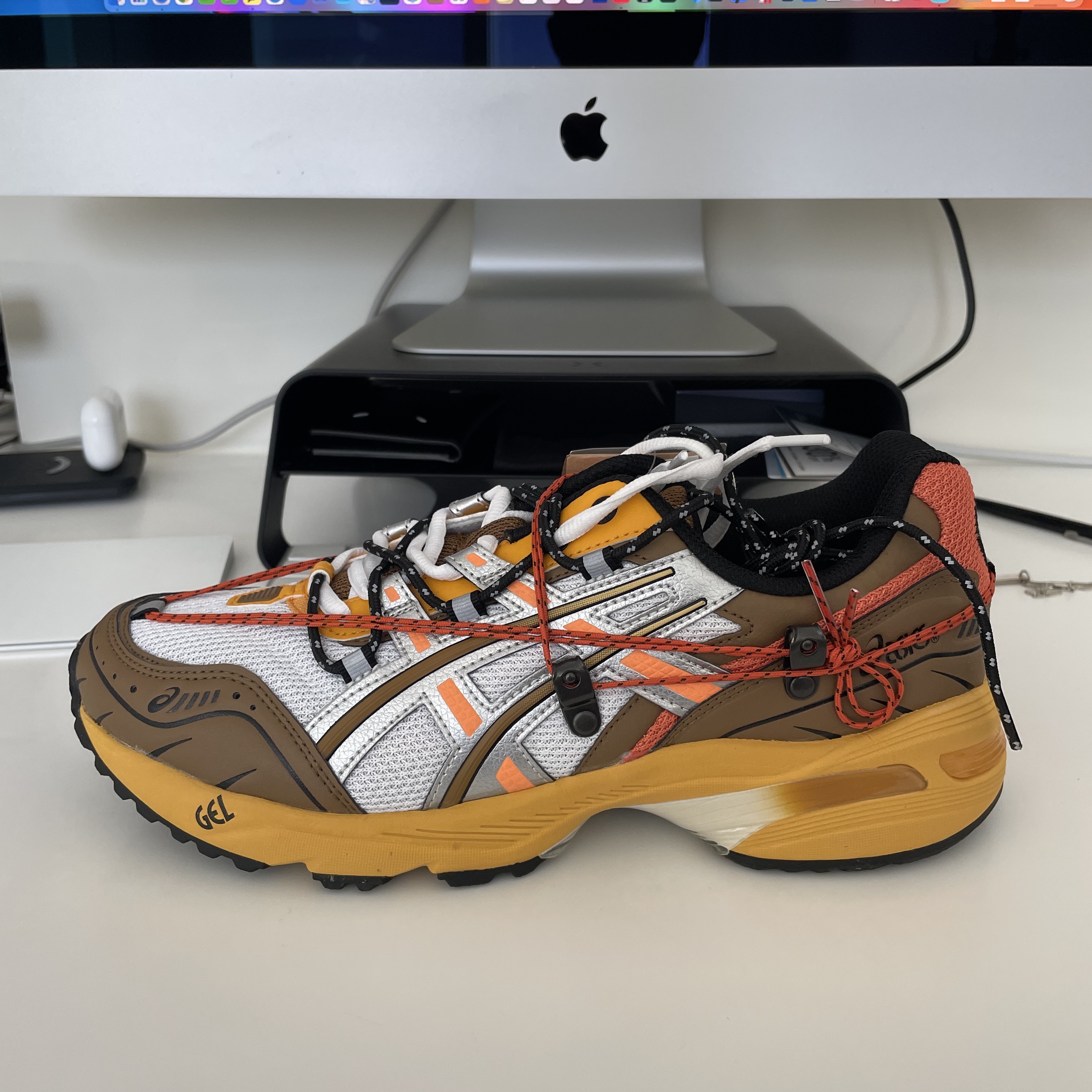 Asics x Andersson Bell Gel-1090 White Orange 착용 스타일