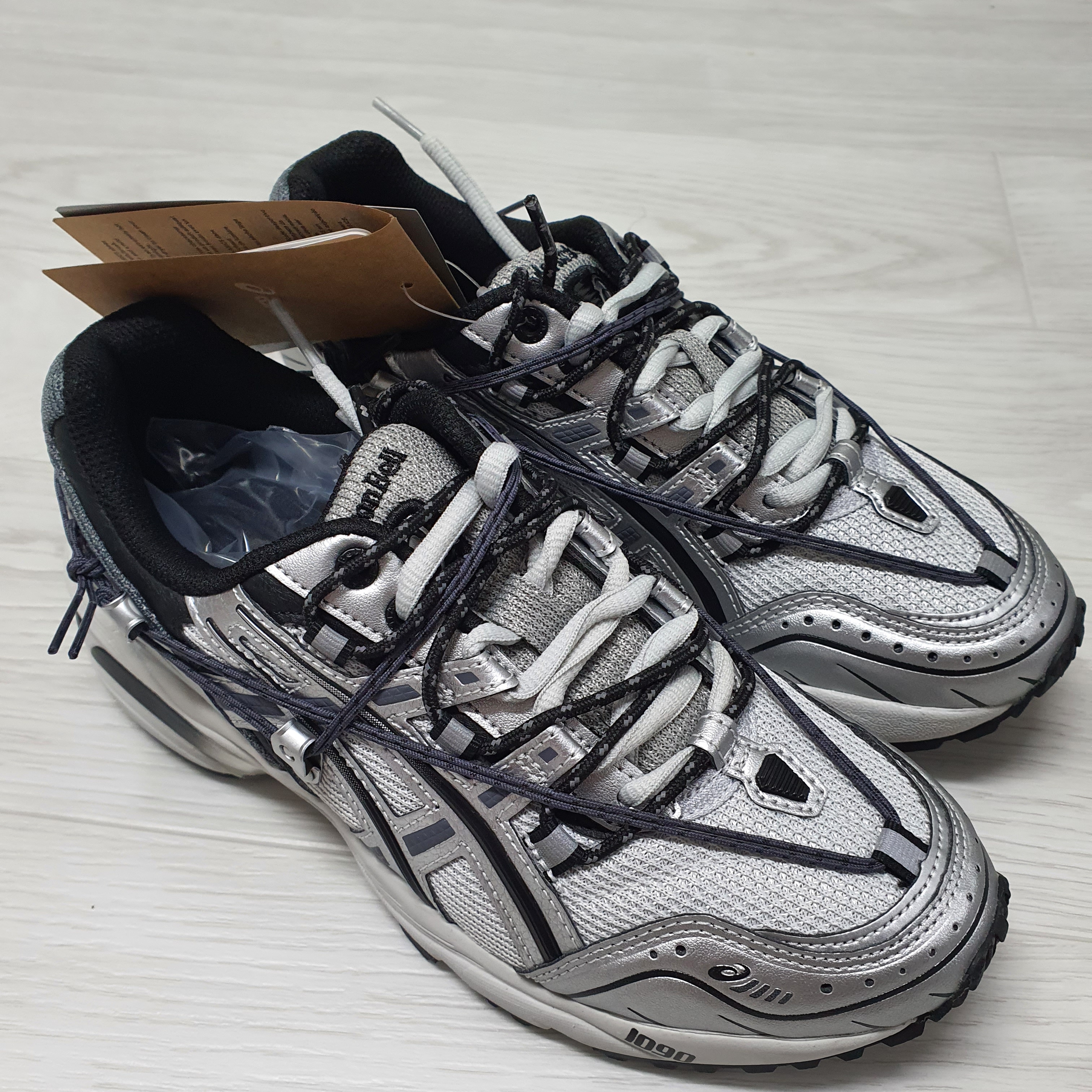 Asics x Andersson Bell Gel-1090 Glacier Grey Silver 착용 스타일