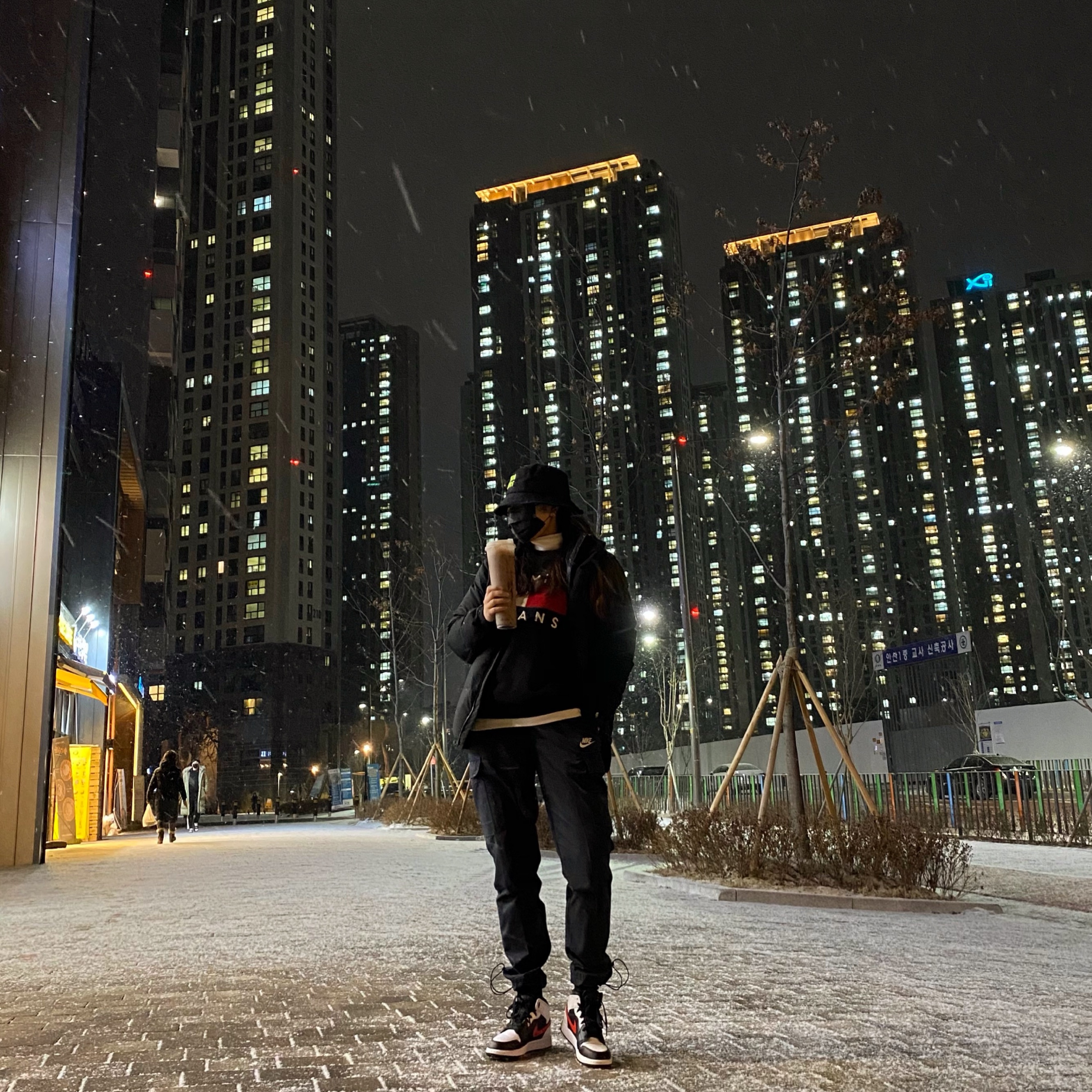 (GS) Jordan 1 Mid Black Chile Red 착용 스타일