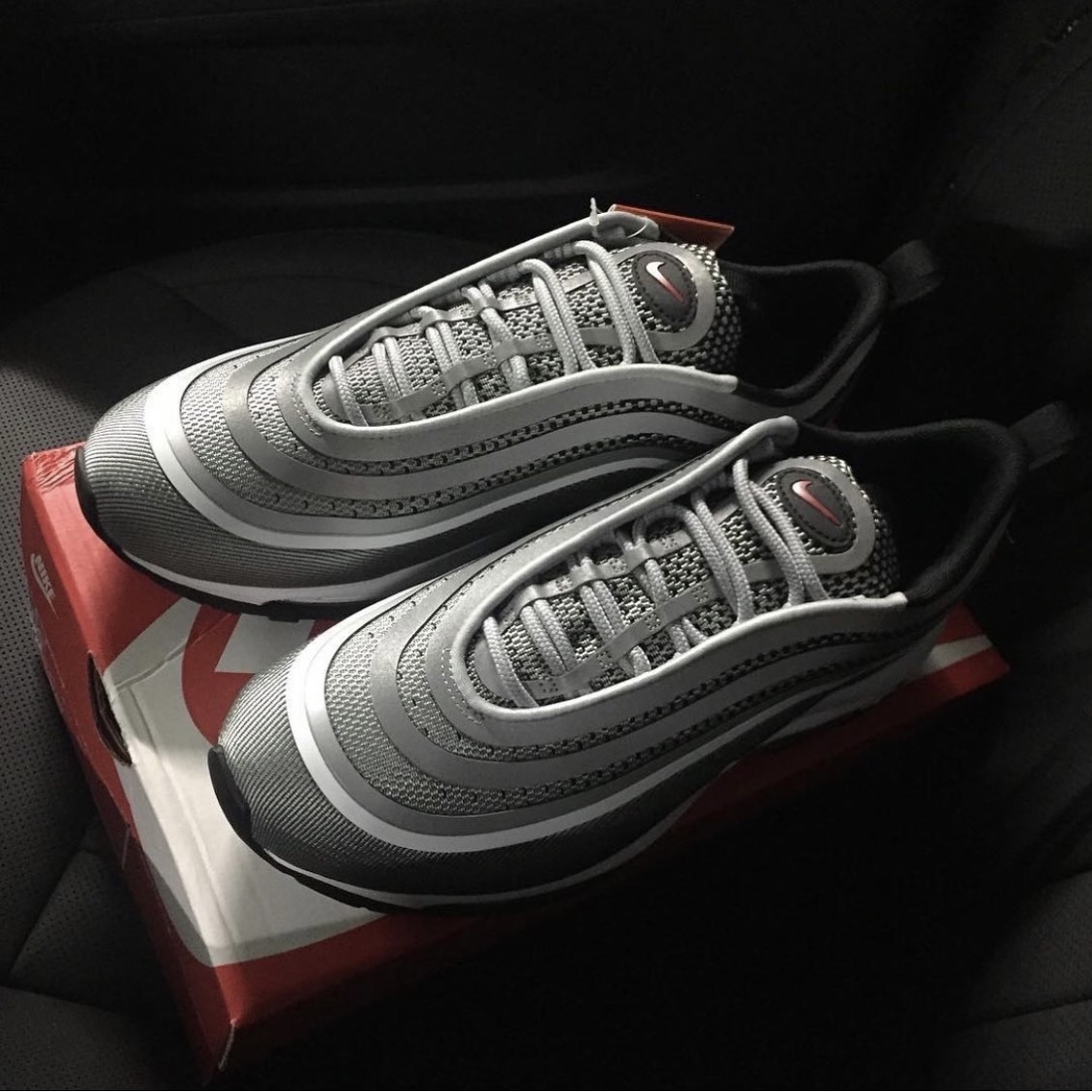 Nike Air Max 97 Ultra 17 Silver Bullet 착용 스타일