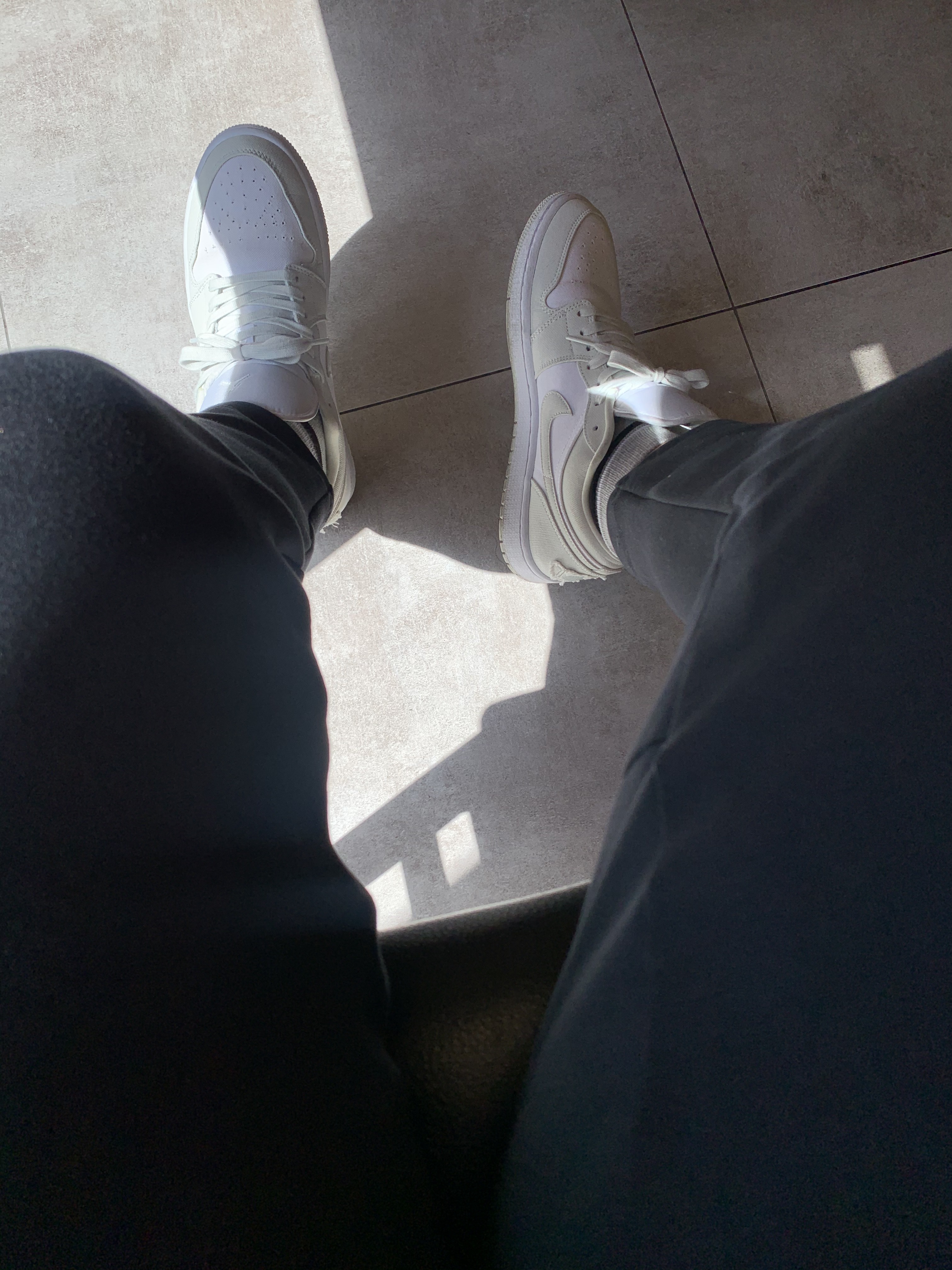 (W) Jordan 1 Low Spruce Aura 착용 스타일 - 1