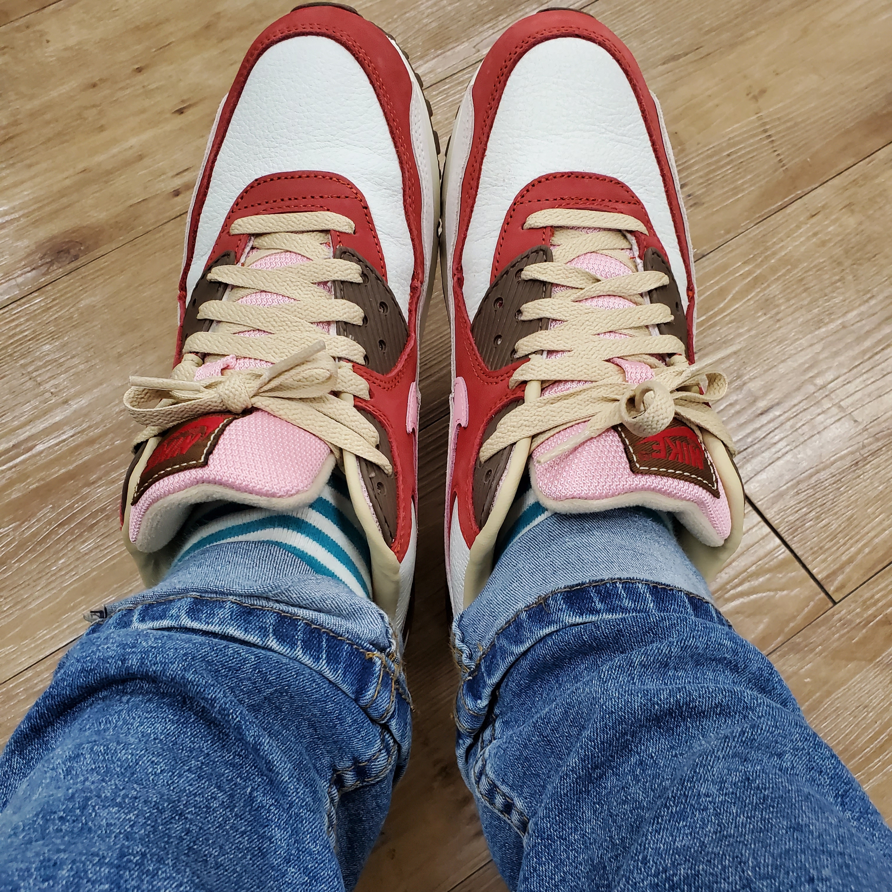 Nike Air Max 90 NRG Bacon 착용 스타일