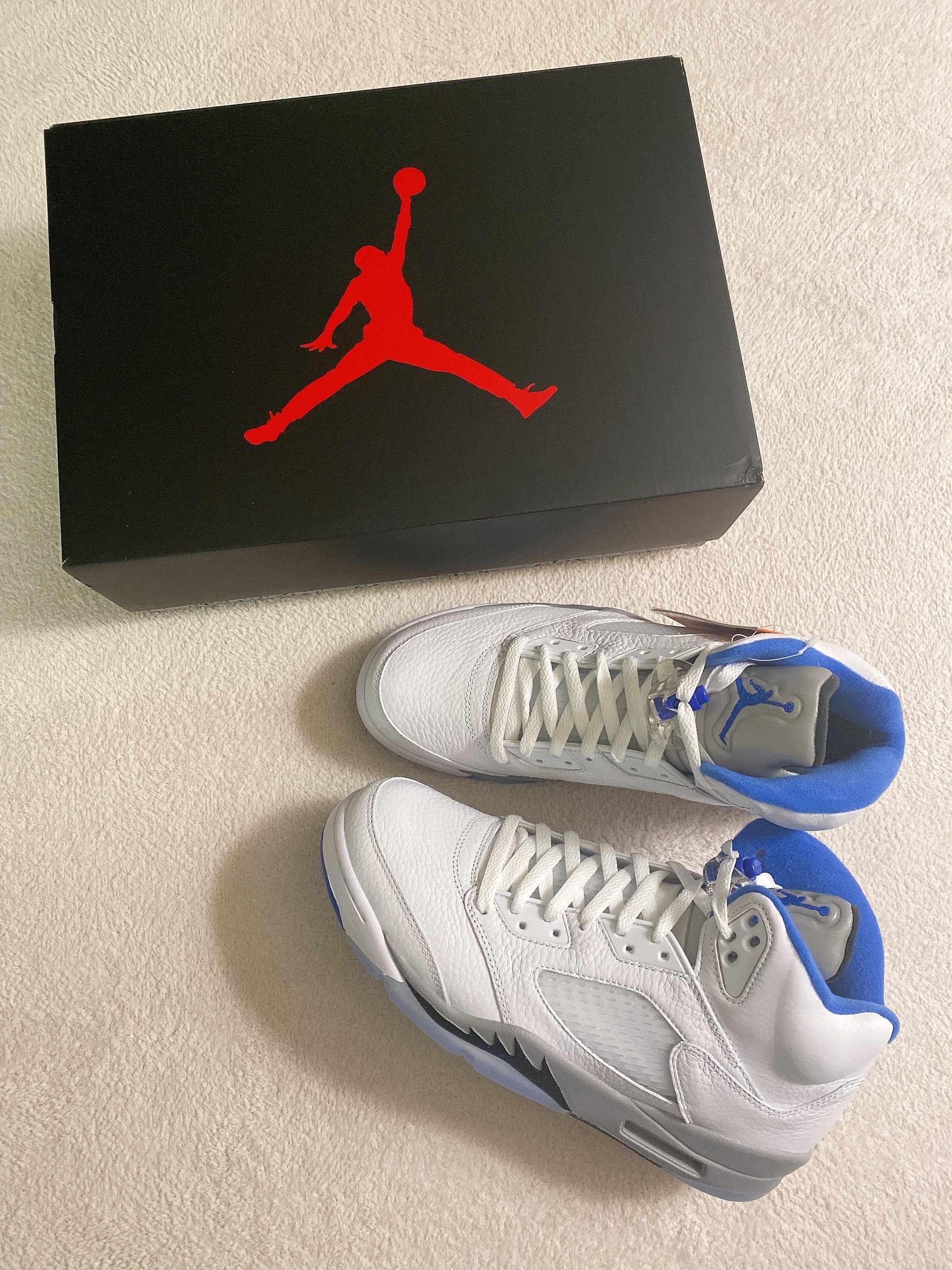 Jordan 5 Retro Stealth 2.0 착용 스타일