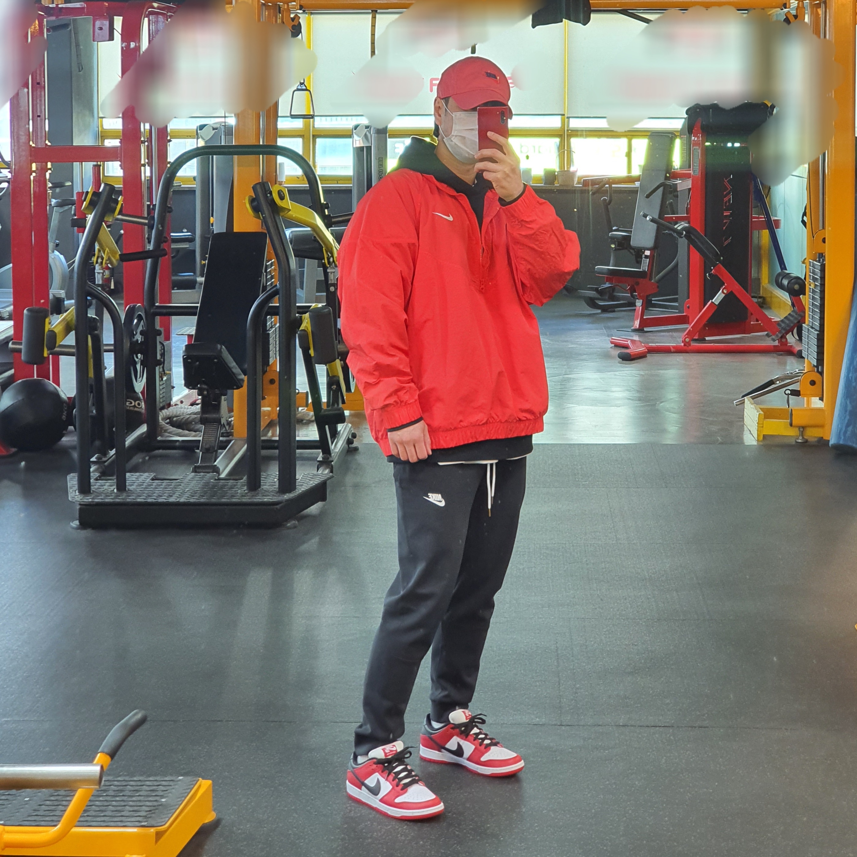 Nike x Stussy Windrunner Jacket Habanero Red, Nike SB Dunk Low Pro Chicago 착용 스타일