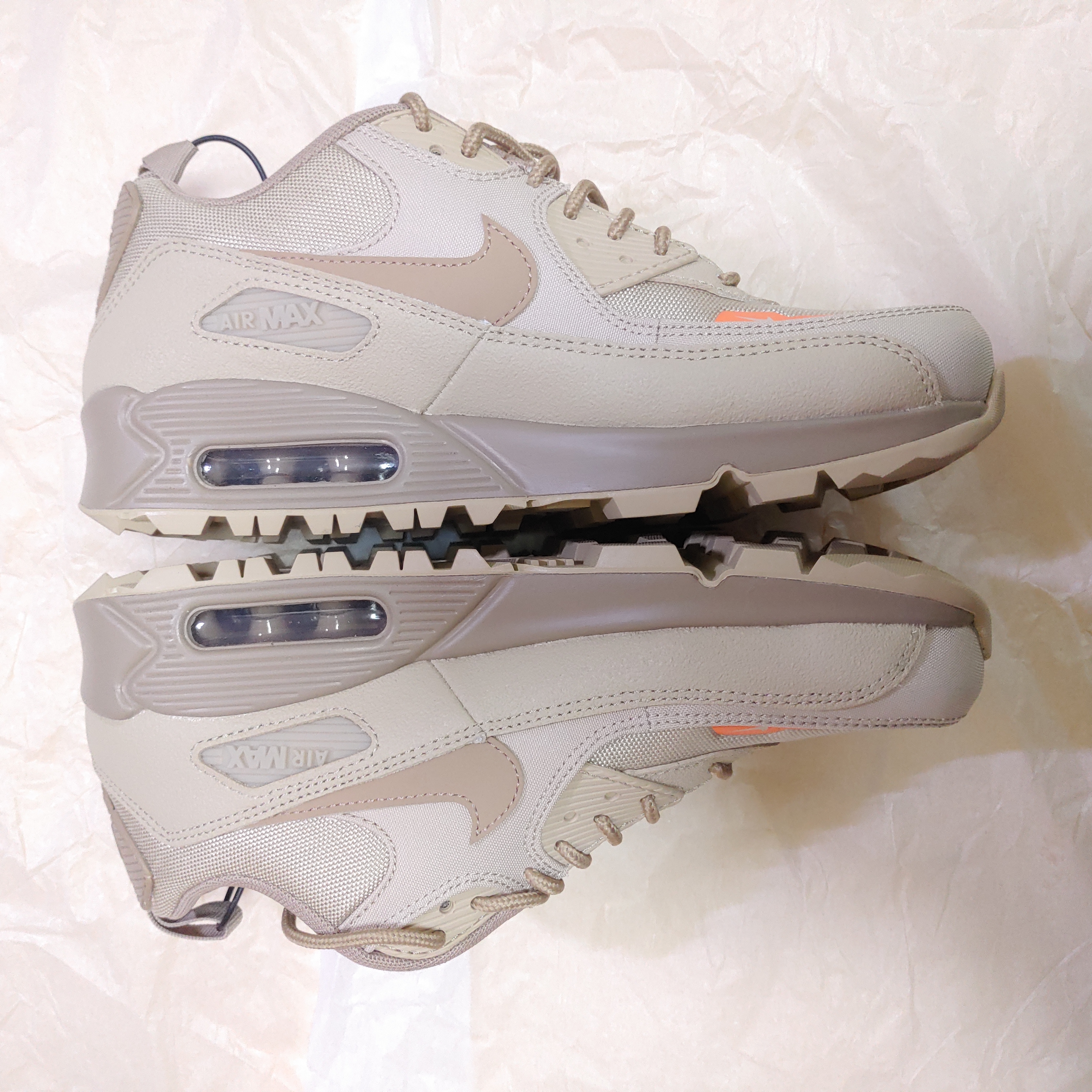 Nike Air Max 90 Surplus Desert 착용 스타일 - 2