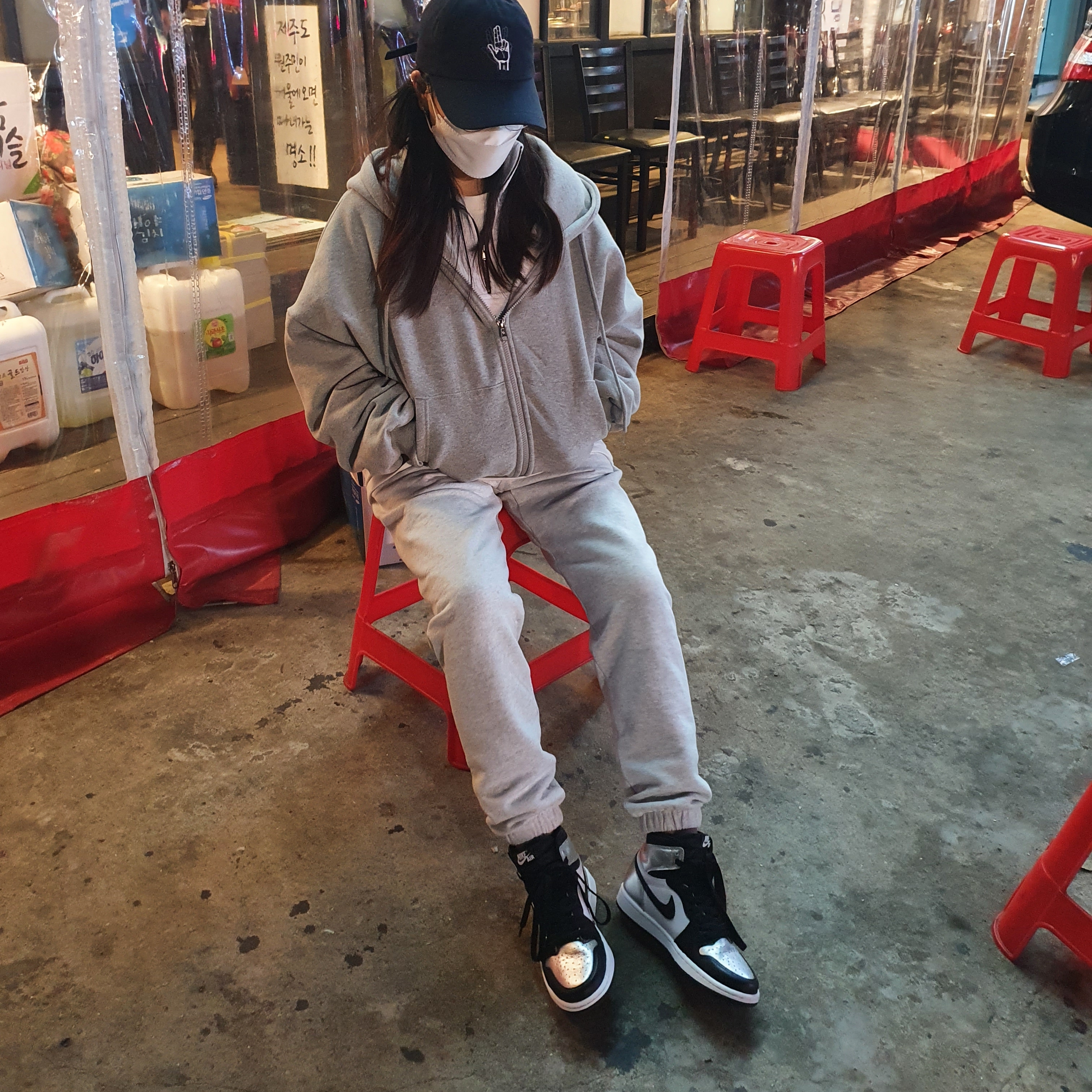 (W) Jordan 1 Retro High OG Silver Toe, Nike x Undercover Daybreak Bright Citron 착용 스타일 - 1