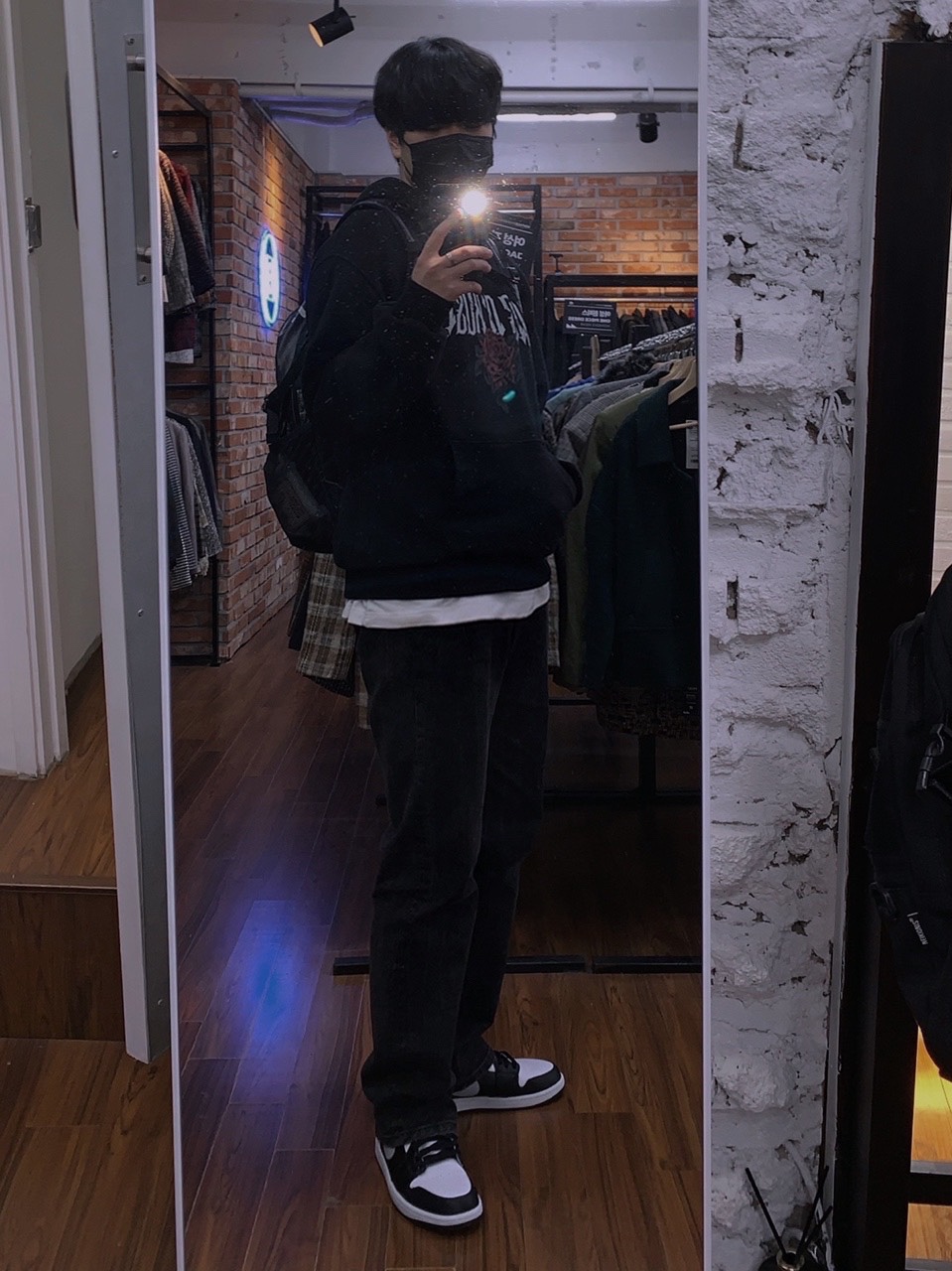 Jordan 1 Mid White Shadow 착용 스타일