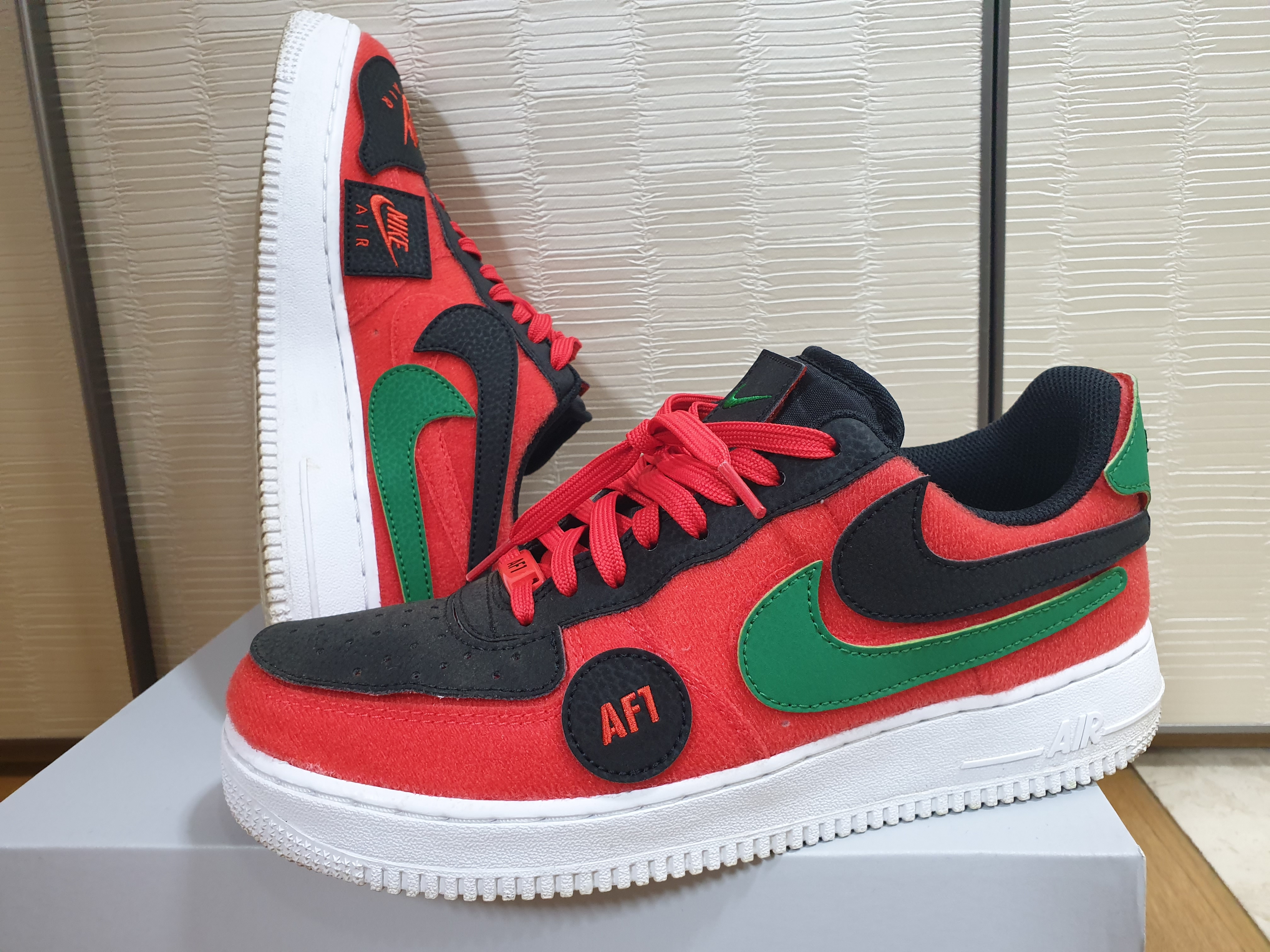 Nike Air Force 1/1 Custom Uptown 착용 스타일 - 2