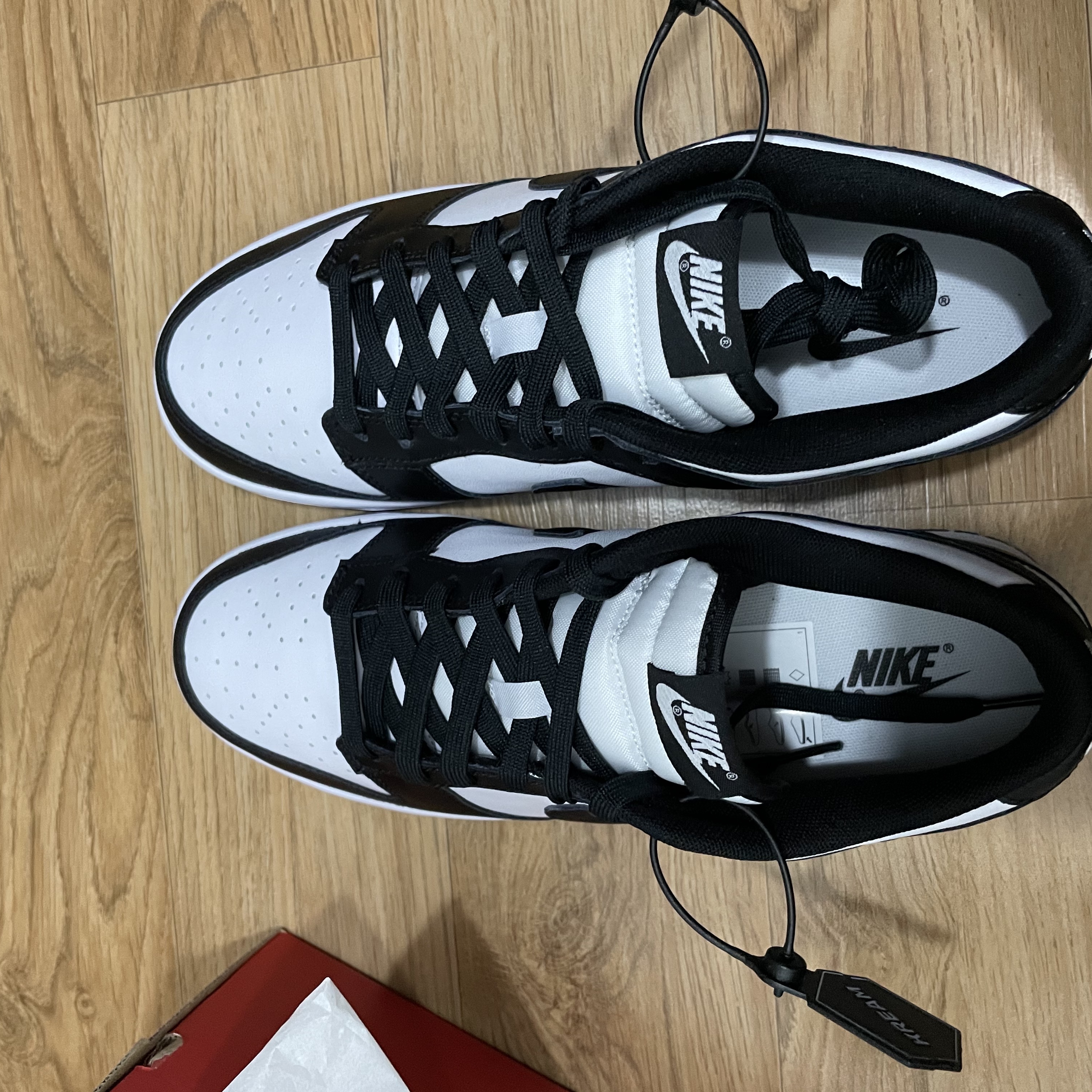 Nike Dunk Low Retro Black 착용 스타일 - 3