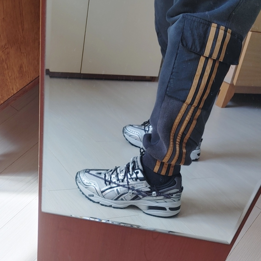 Asics x Andersson Bell Gel-1090 Glacier Grey Silver 착용 스타일 - 3