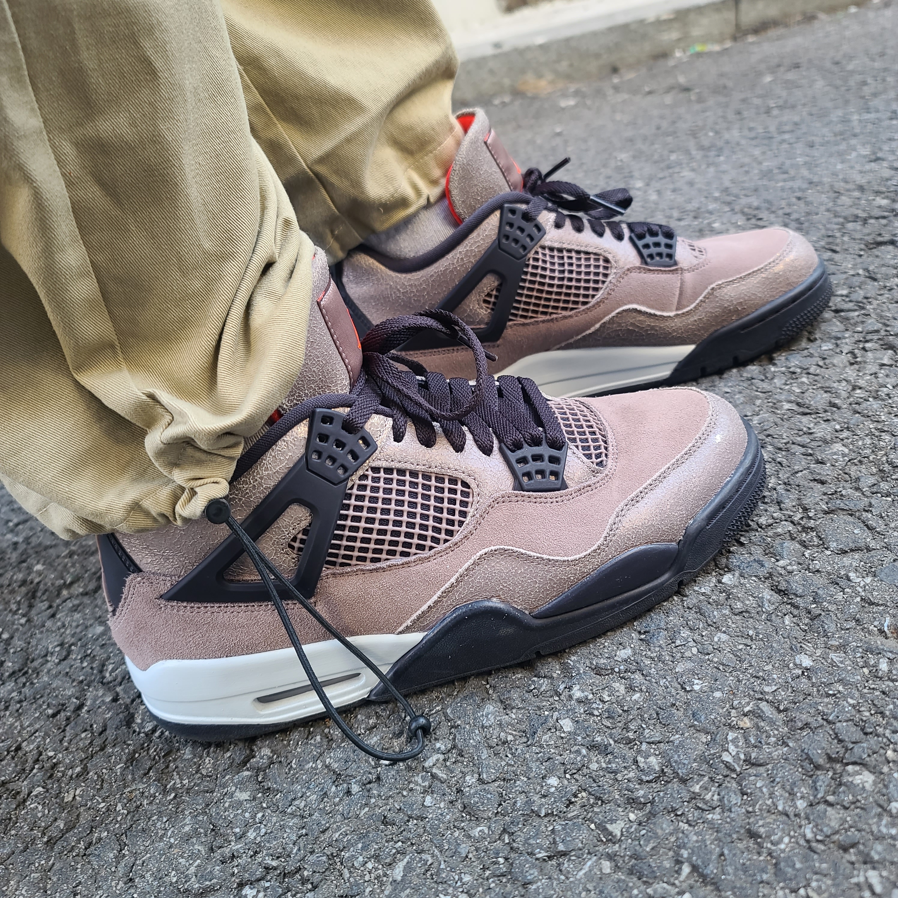 Jordan 4 Retro Taupe Haze 착용 스타일