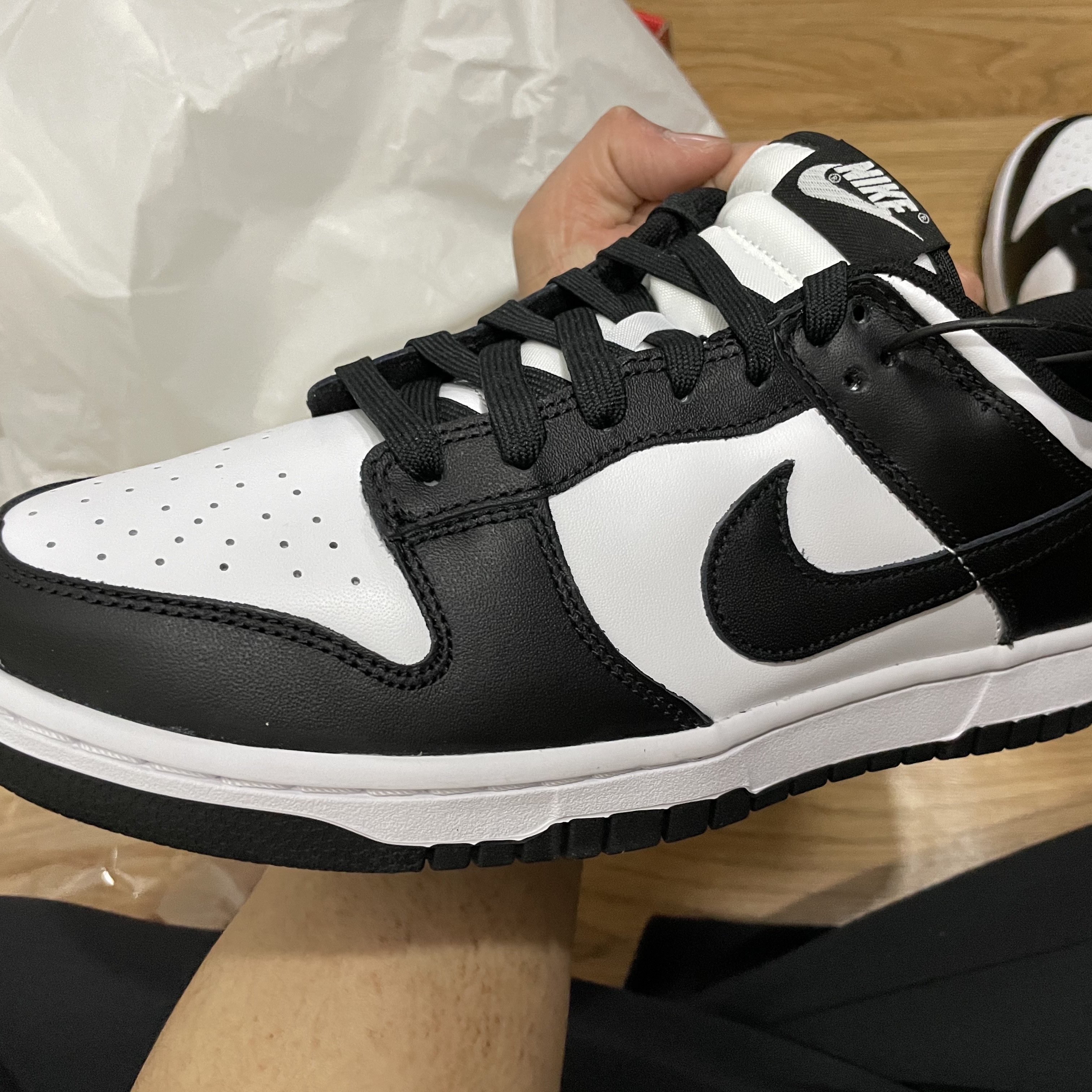 Nike Dunk Low Retro Black 착용 스타일 - 4
