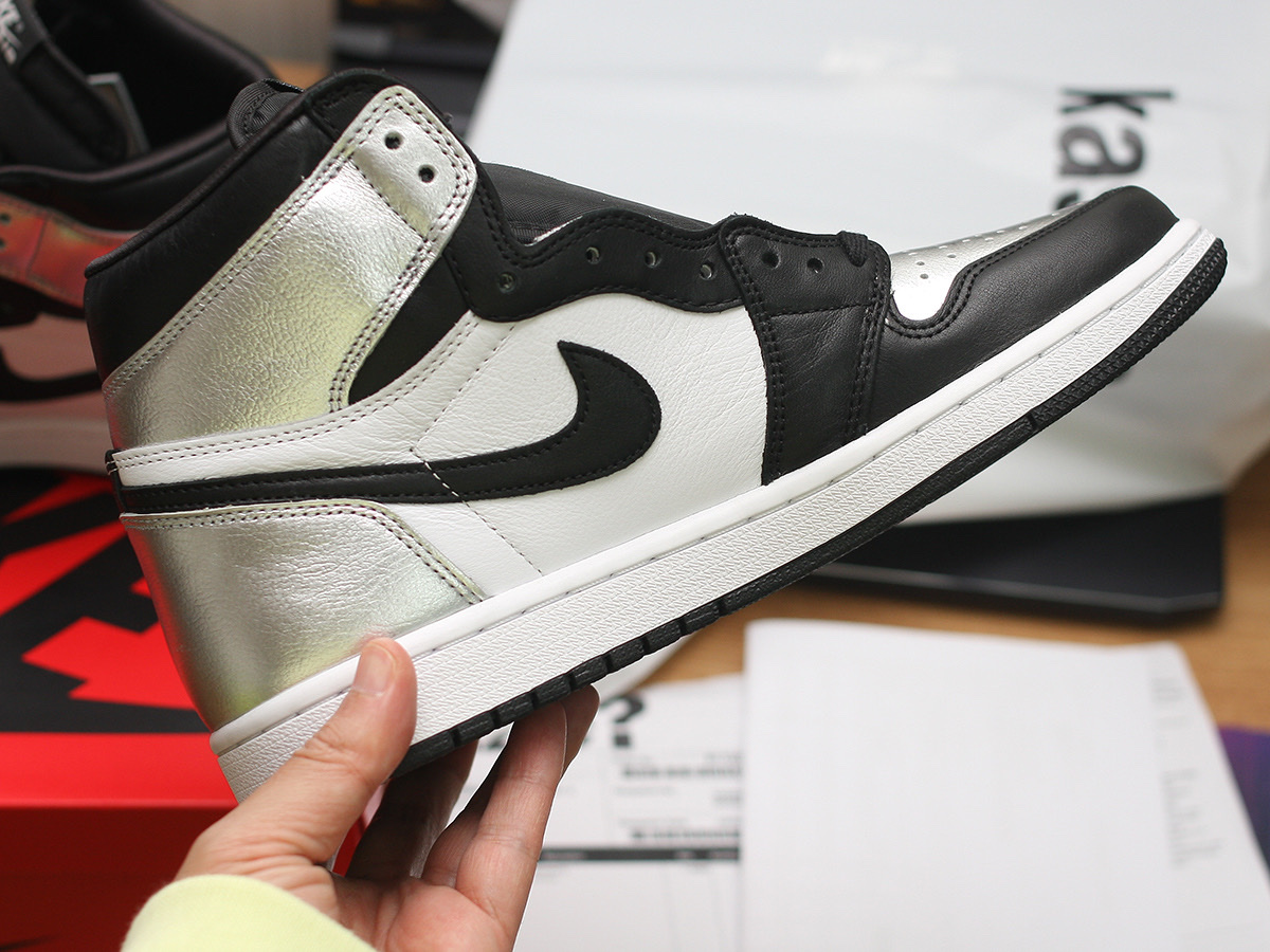 (W) Jordan 1 Retro High OG Silver Toe 착용 스타일 - 2