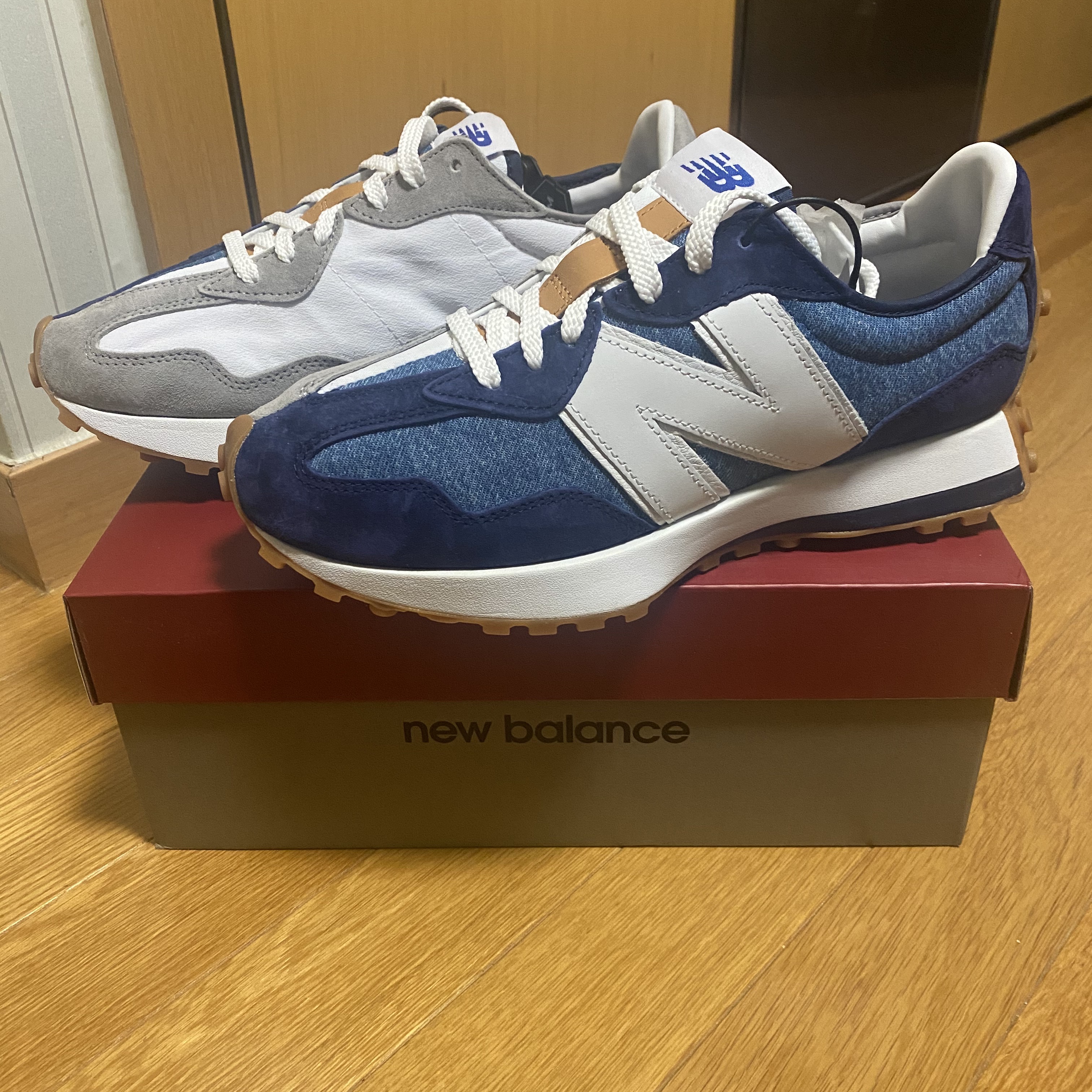 New Balance x Levi's 327 Navy (Levi's Tag) 착용 스타일 - 2