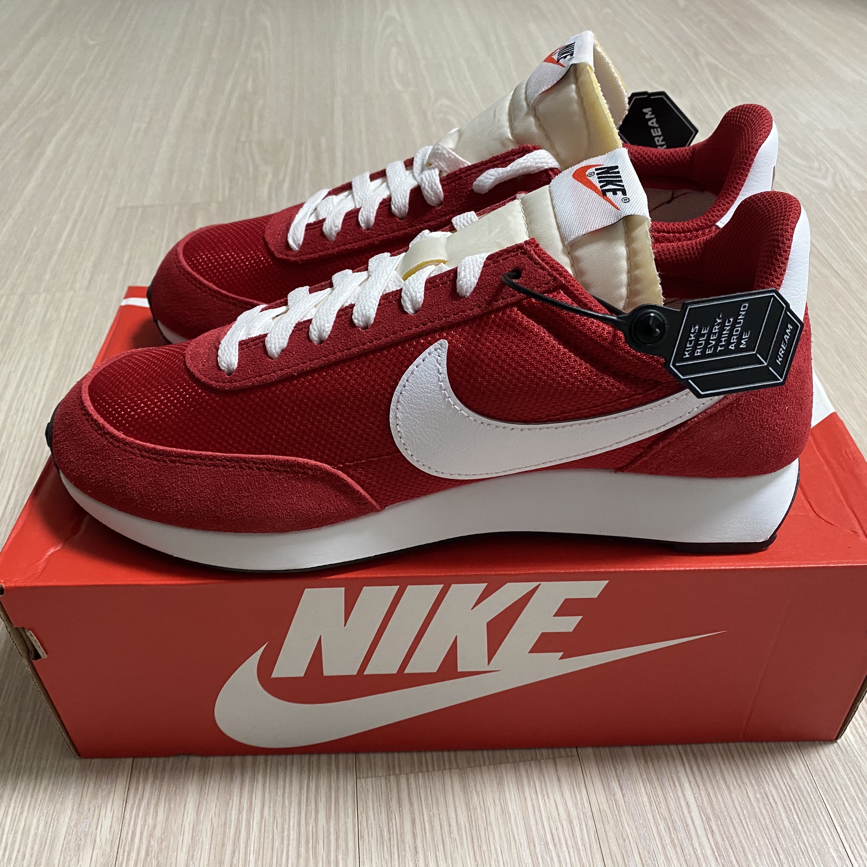 Nike Air Tailwind 79 Gym Red 착용 스타일